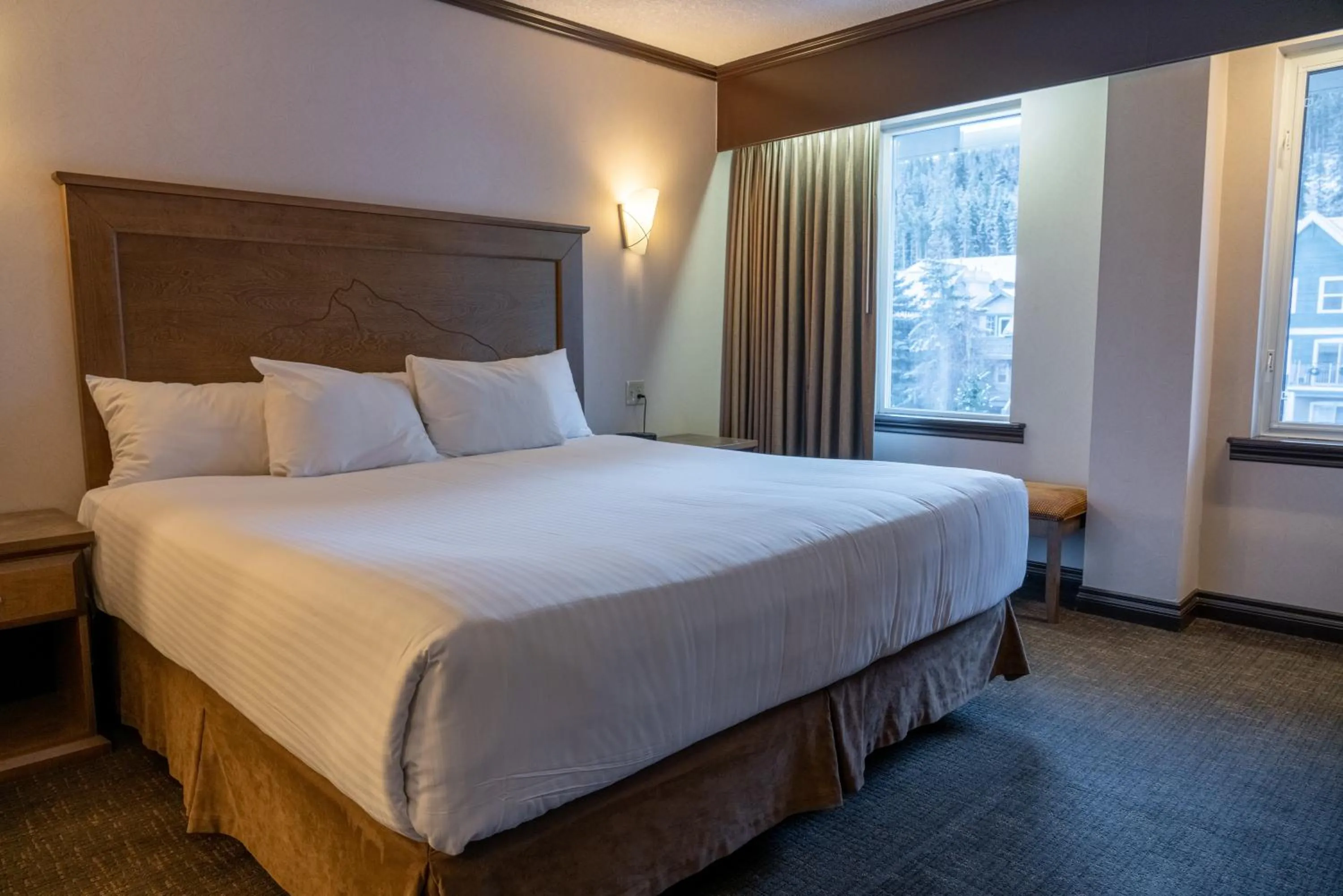 Bedroom, Bed in The Rundlestone Lodge