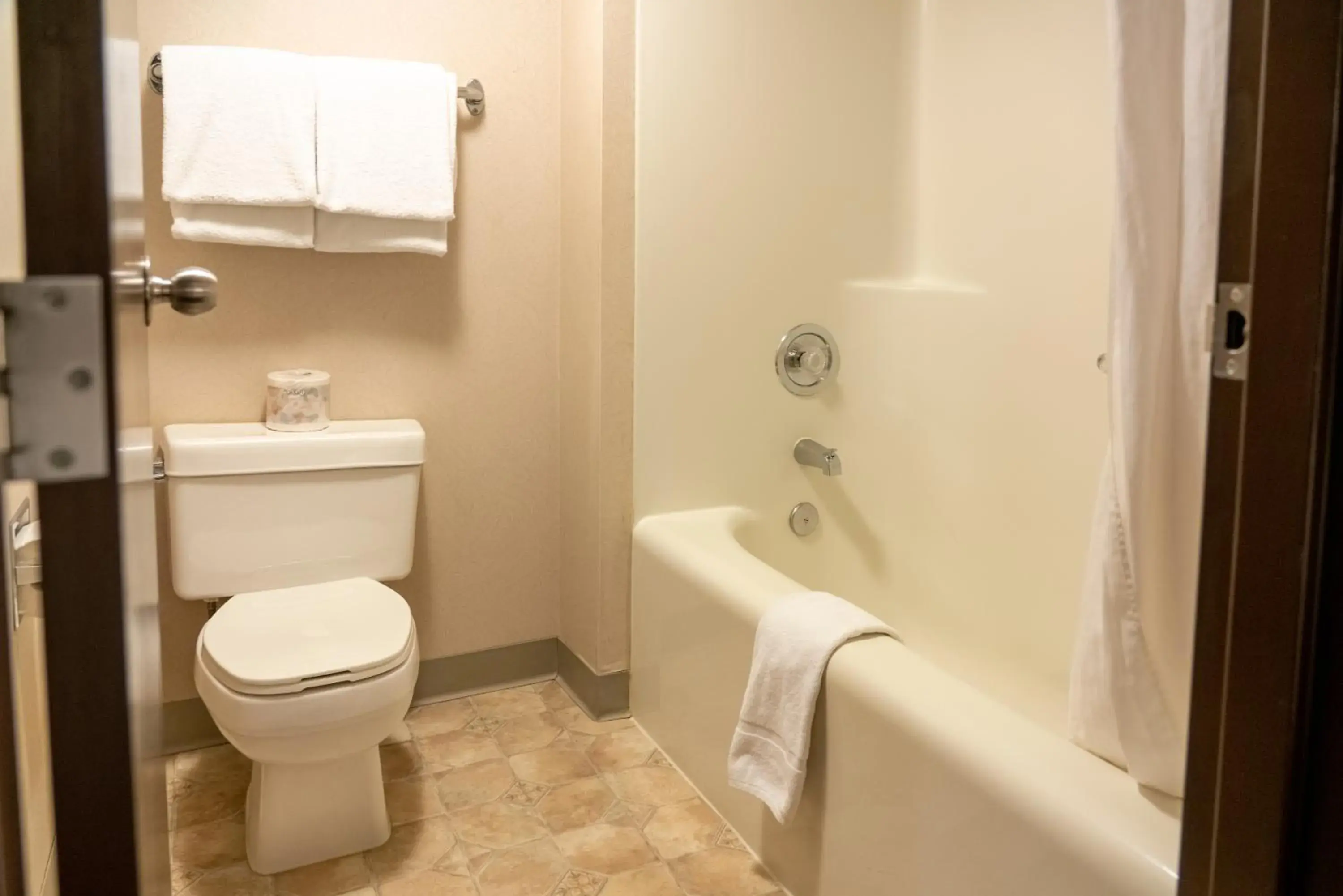 Bathroom in The Rundlestone Lodge Bathroom in The Rundlestone Lodge