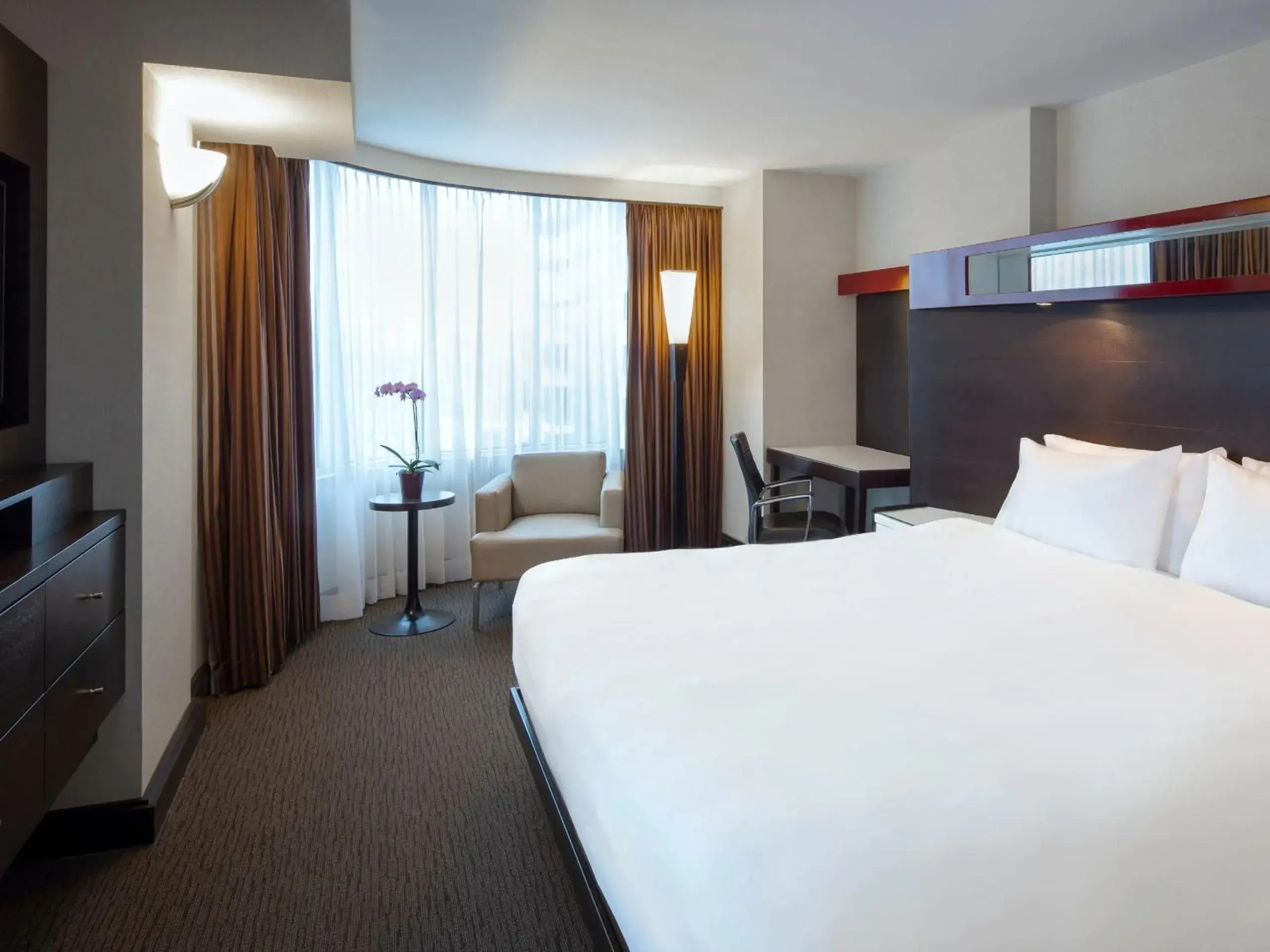 Bed in Hyatt Regency Toronto Bed in Hyatt Regency Toronto