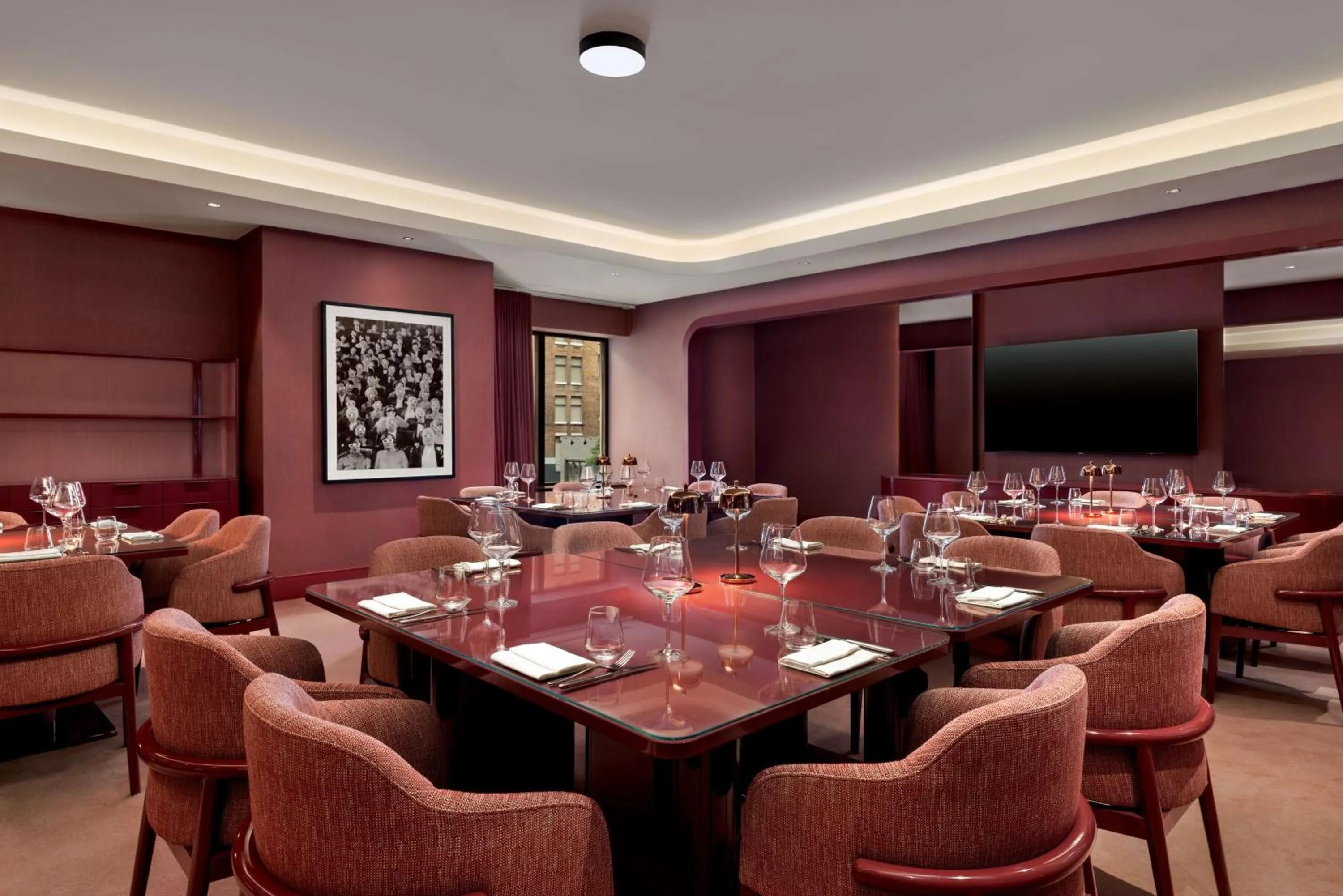 Meeting/conference room in Revery Toronto Downtown, Curio Collection by Hilton