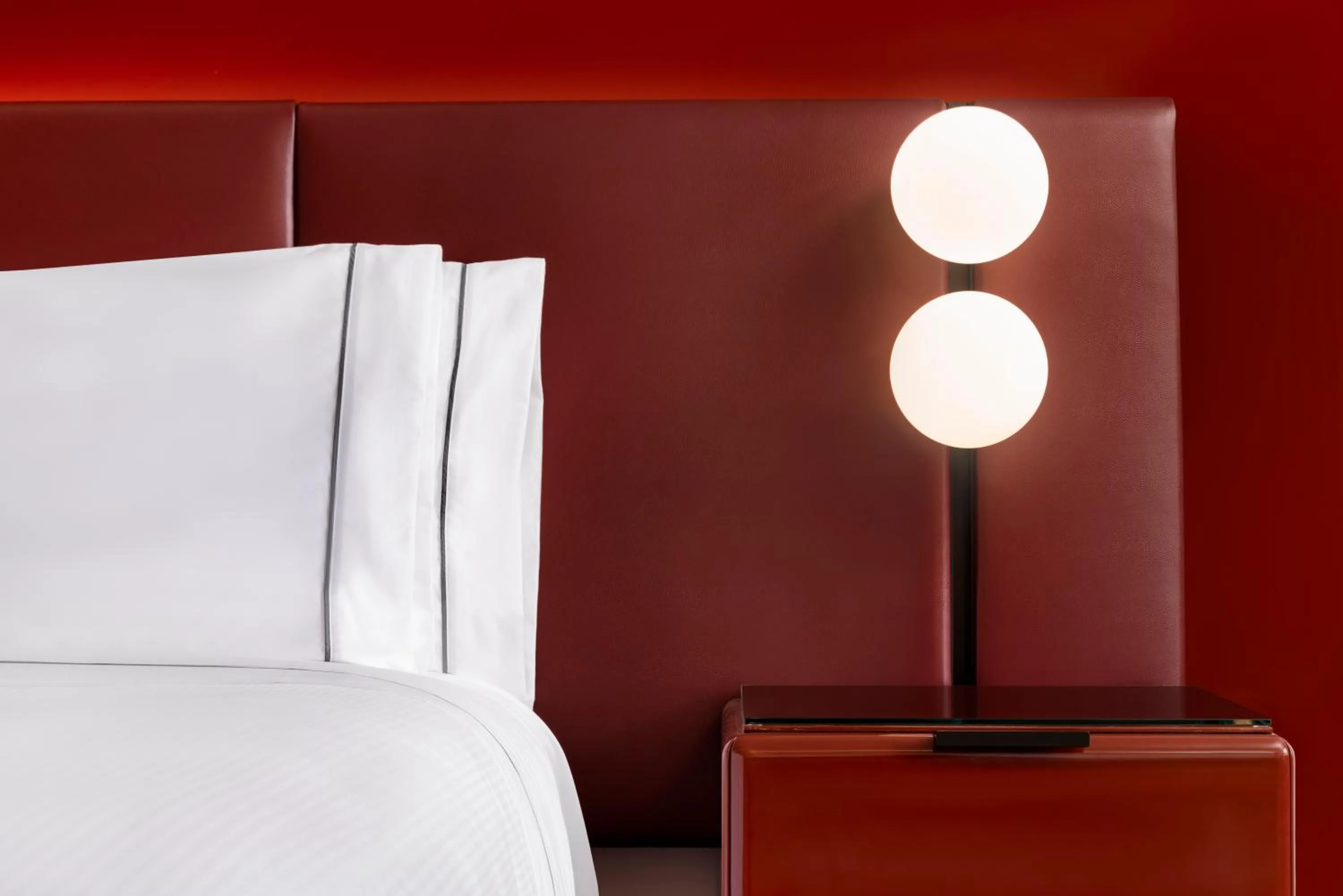 Bed in Revery Toronto Downtown, Curio Collection by Hilton