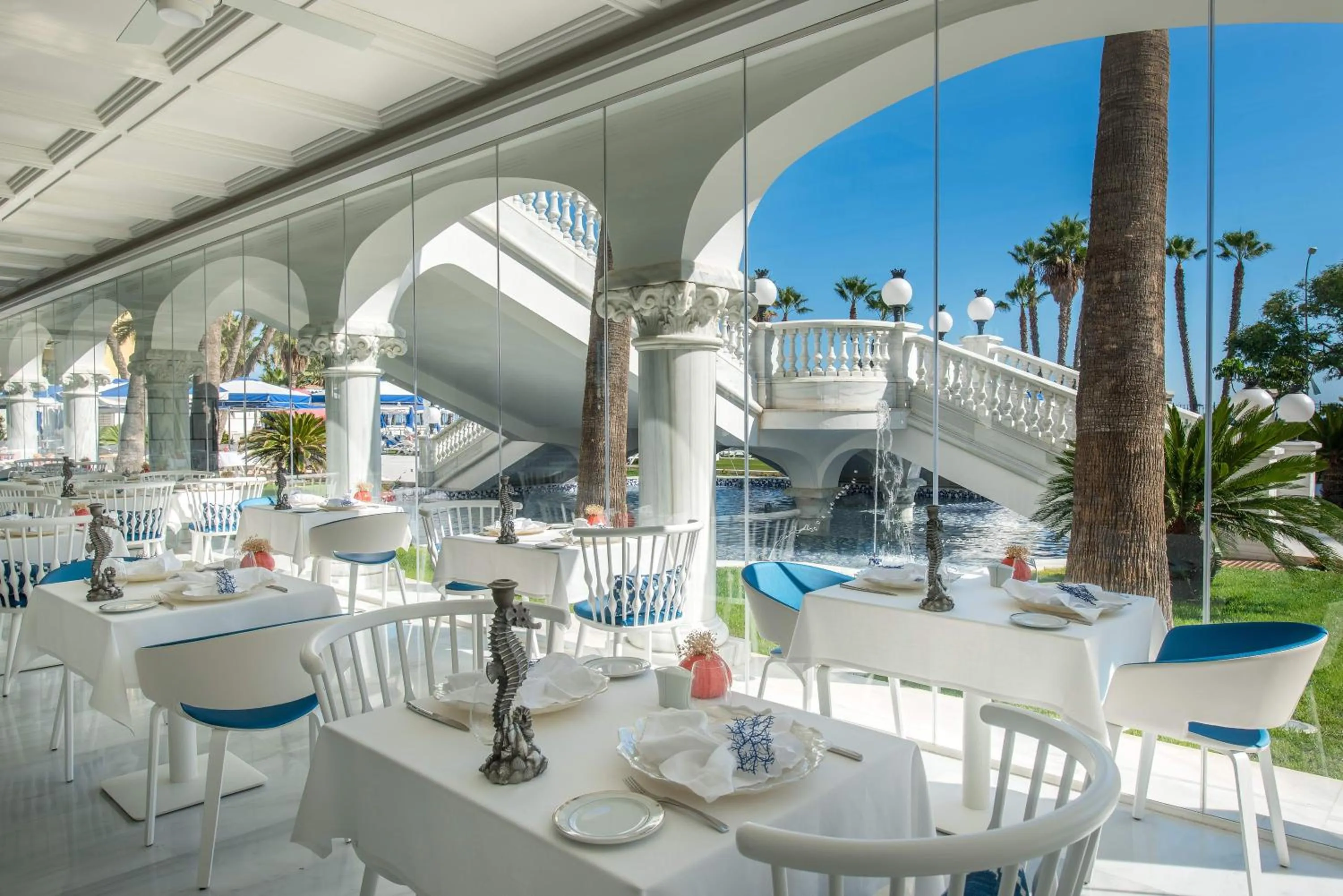 Restaurant/places to eat in Gran Hotel Miramar GL