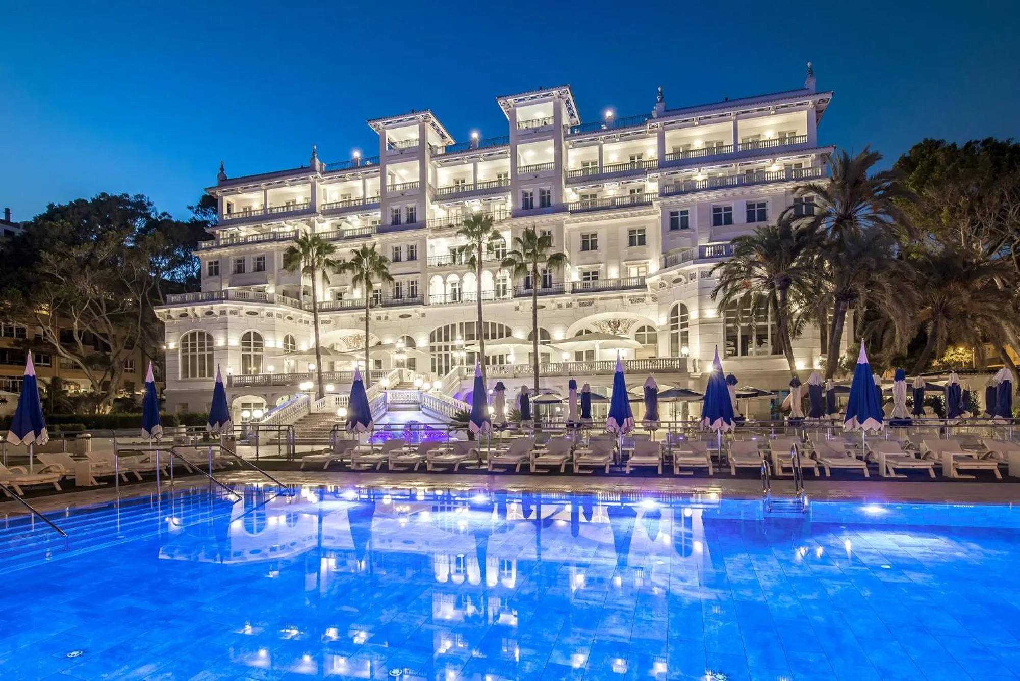 Swimming pool in Gran Hotel Miramar GL