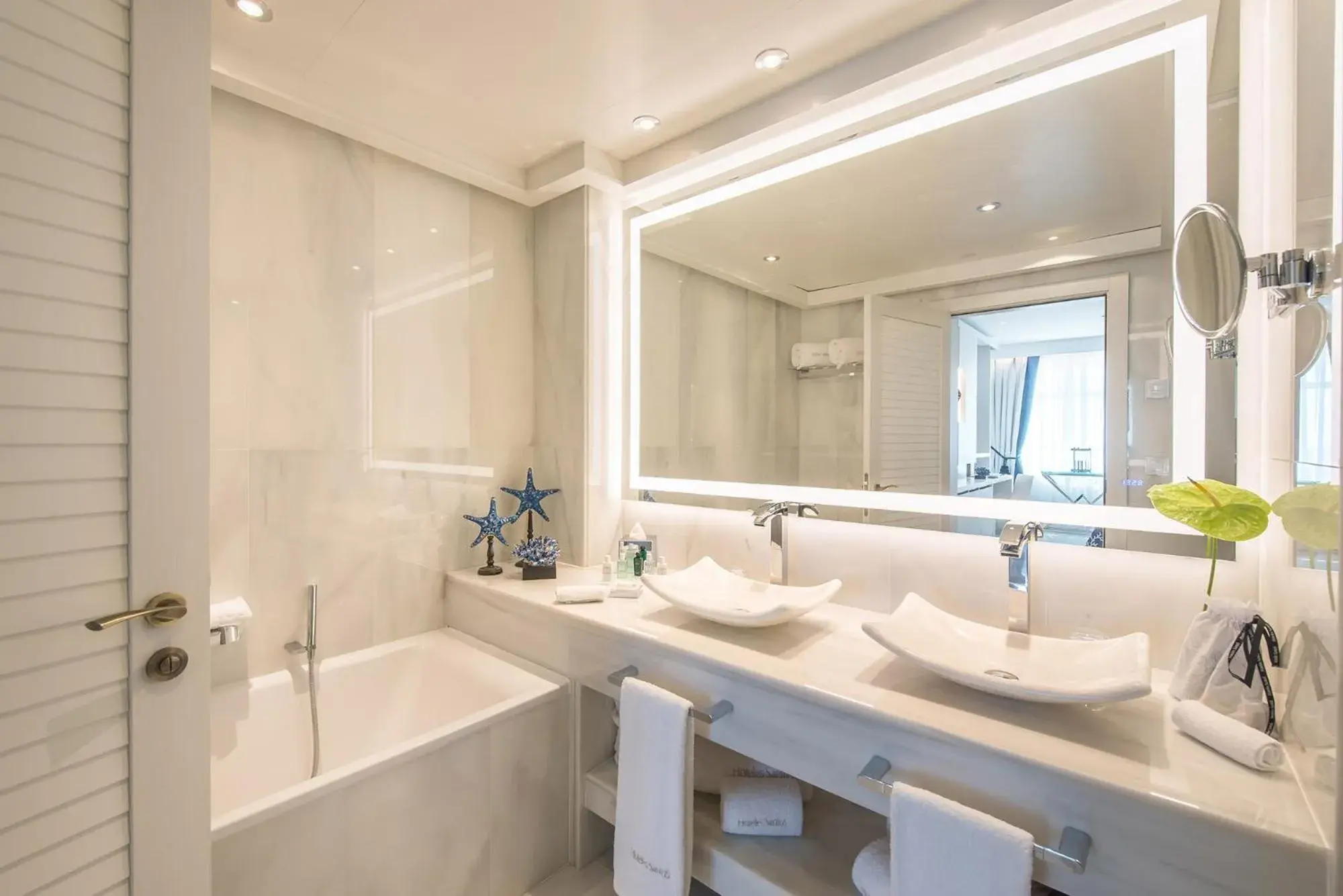 Bathroom in Gran Hotel Miramar GL Bathroom in Gran Hotel Miramar GL