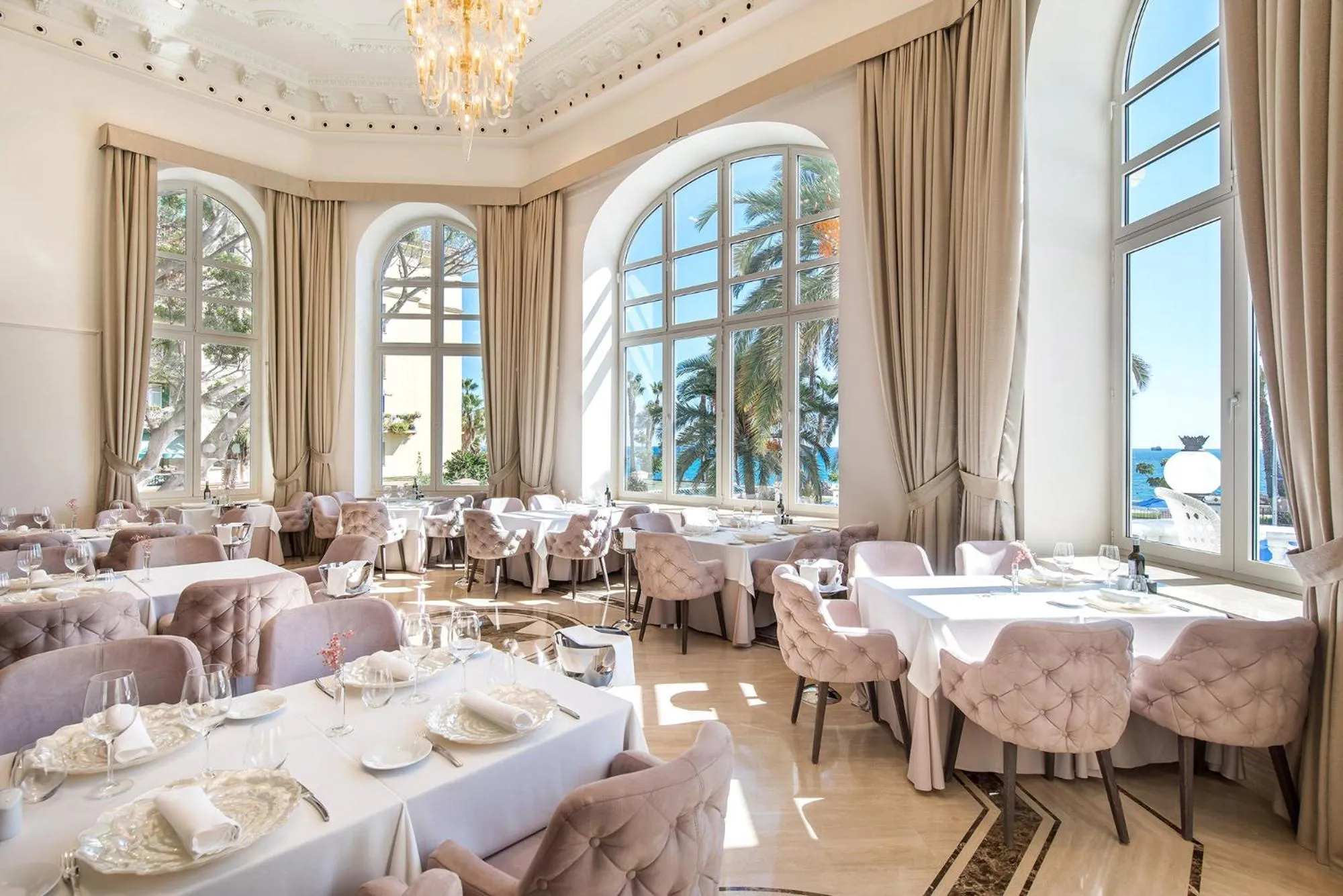 Restaurant/places to eat in Gran Hotel Miramar GL