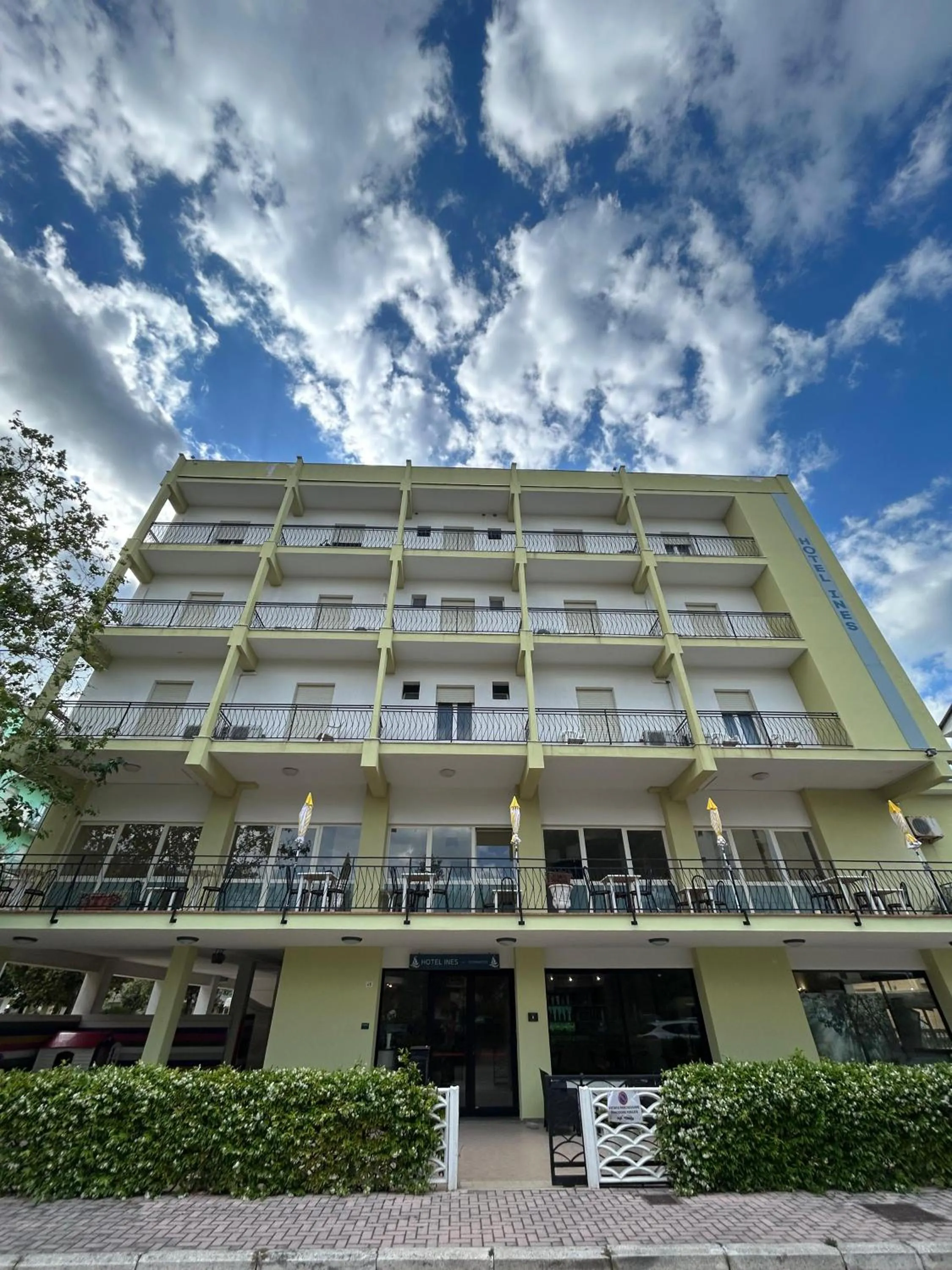 Hotel Ines