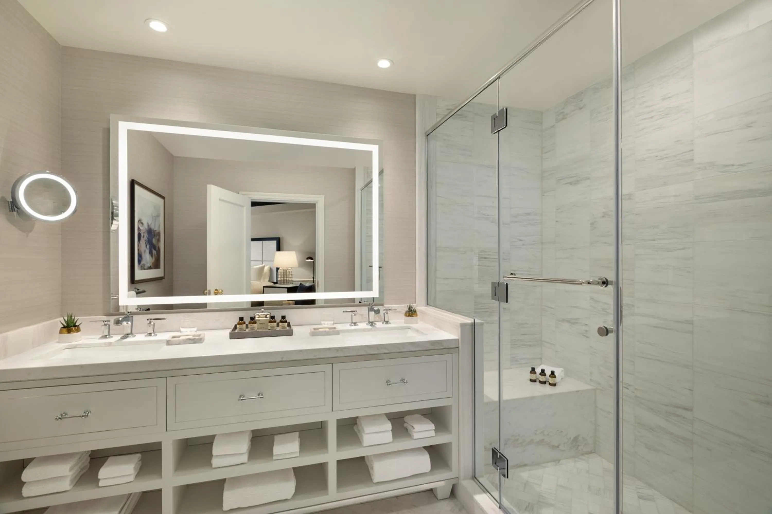 Shower in Fairmont Le Chateau Frontenac