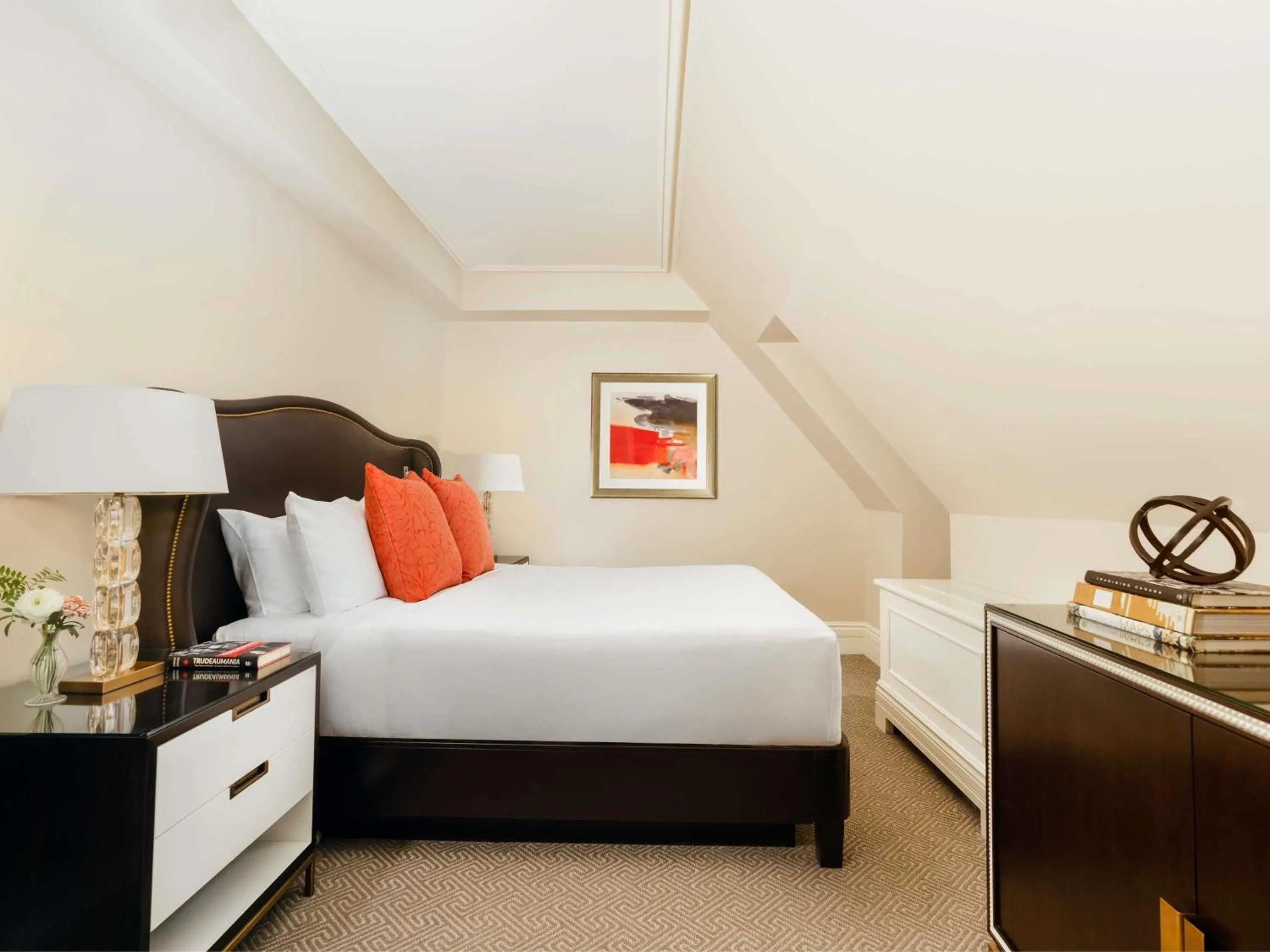 Bedroom, Bed in Fairmont Le Chateau Frontenac