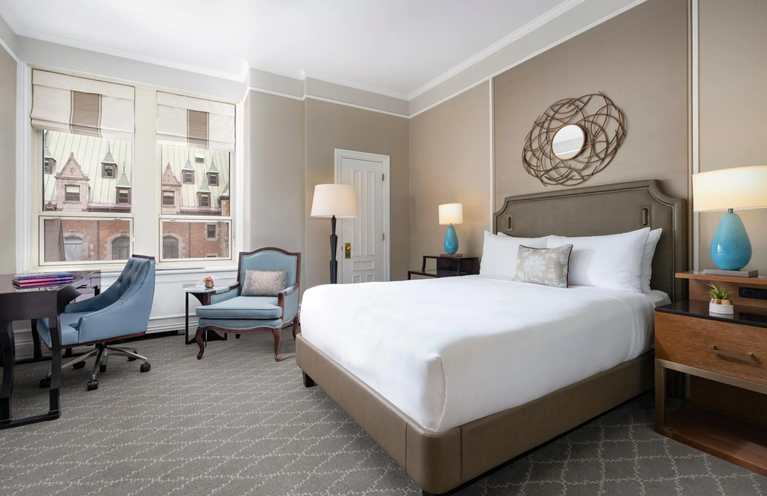 Bedroom, Bed in Fairmont Le Chateau Frontenac