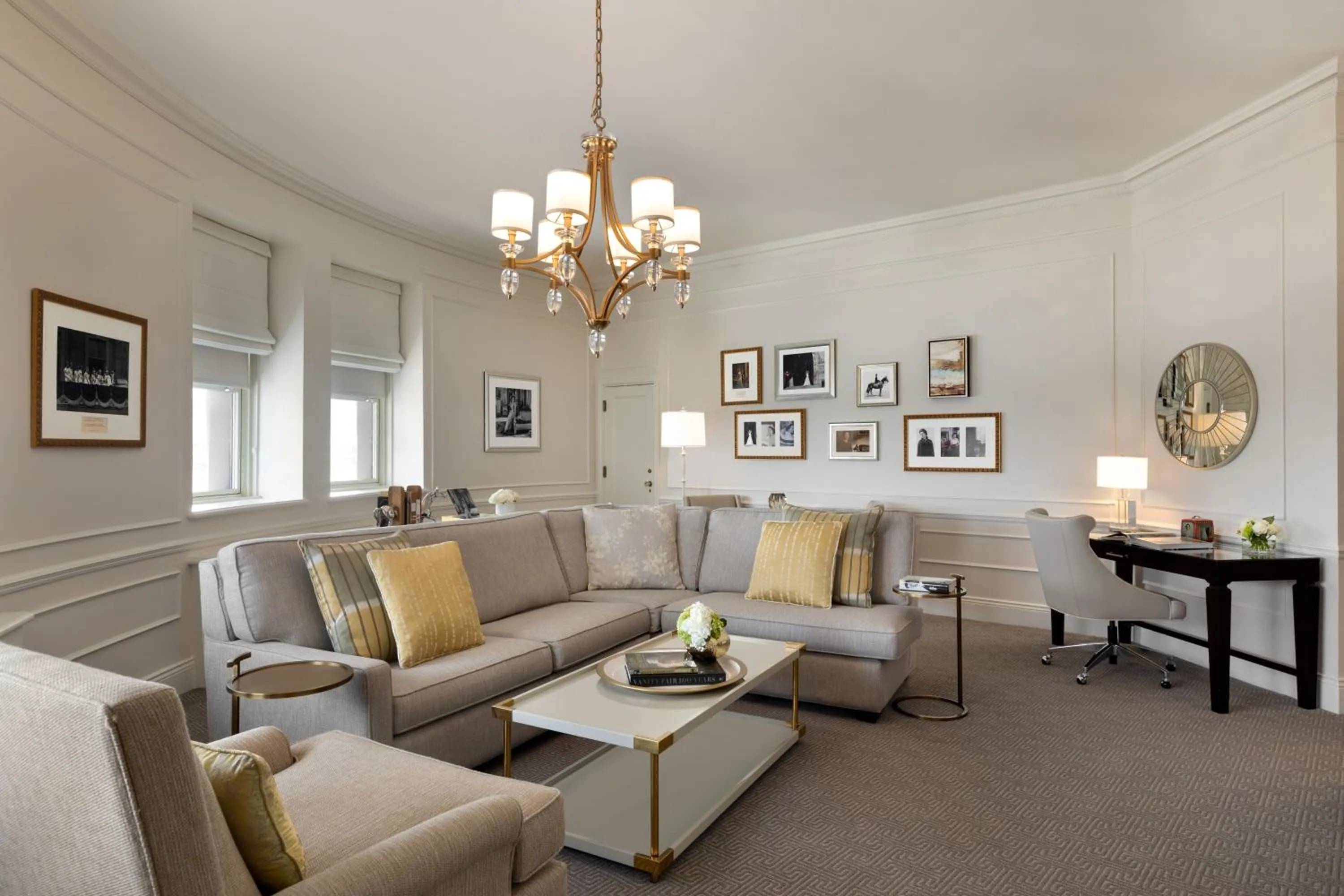 Living room in Fairmont Le Chateau Frontenac