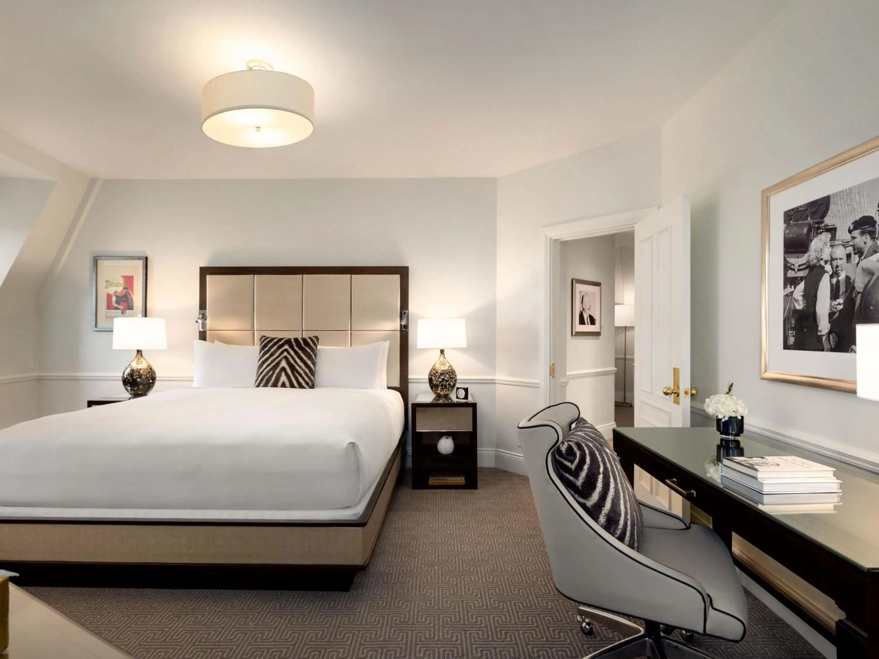 Bedroom, Bed in Fairmont Le Chateau Frontenac