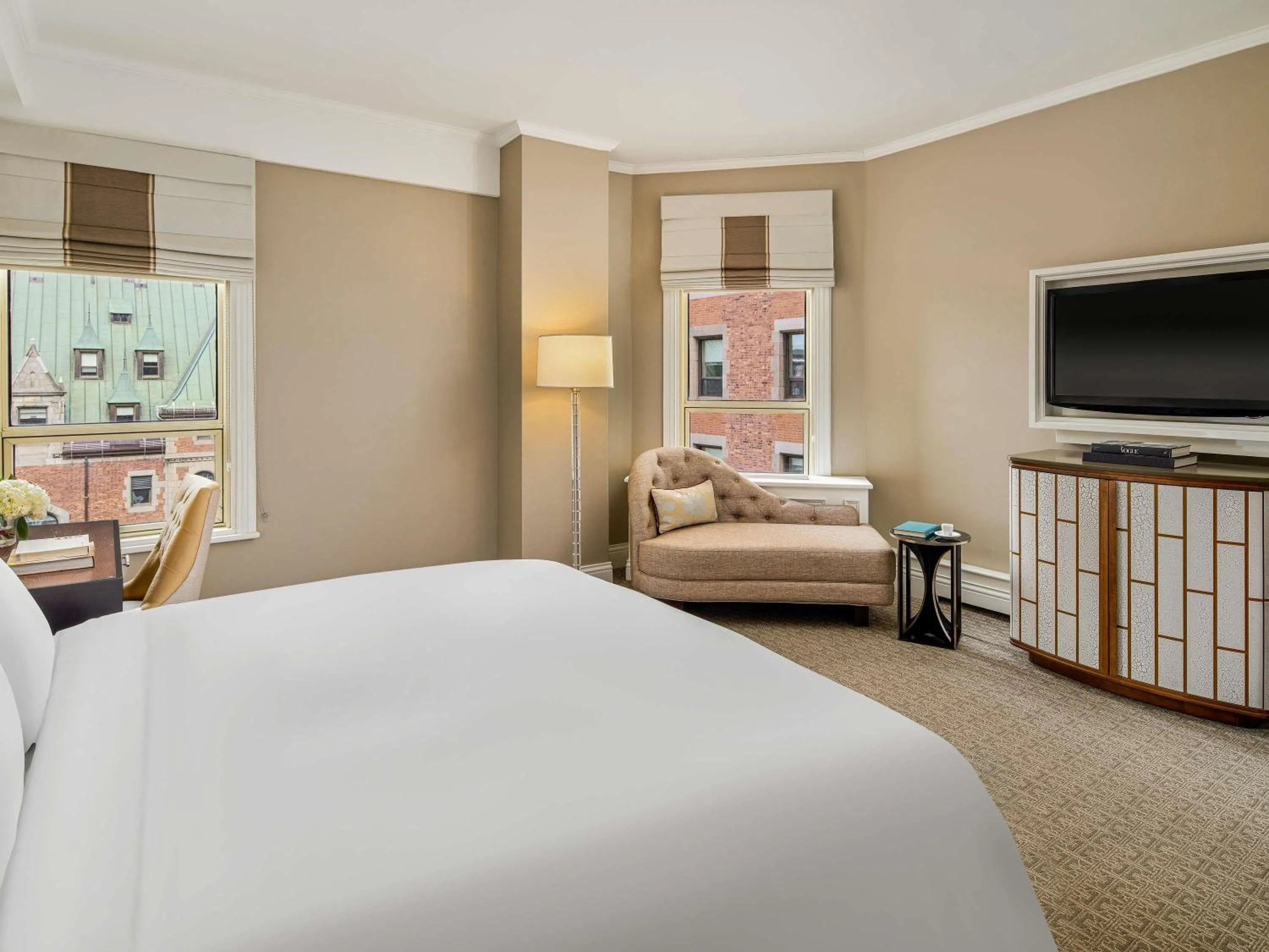 Bedroom, Bed in Fairmont Le Chateau Frontenac