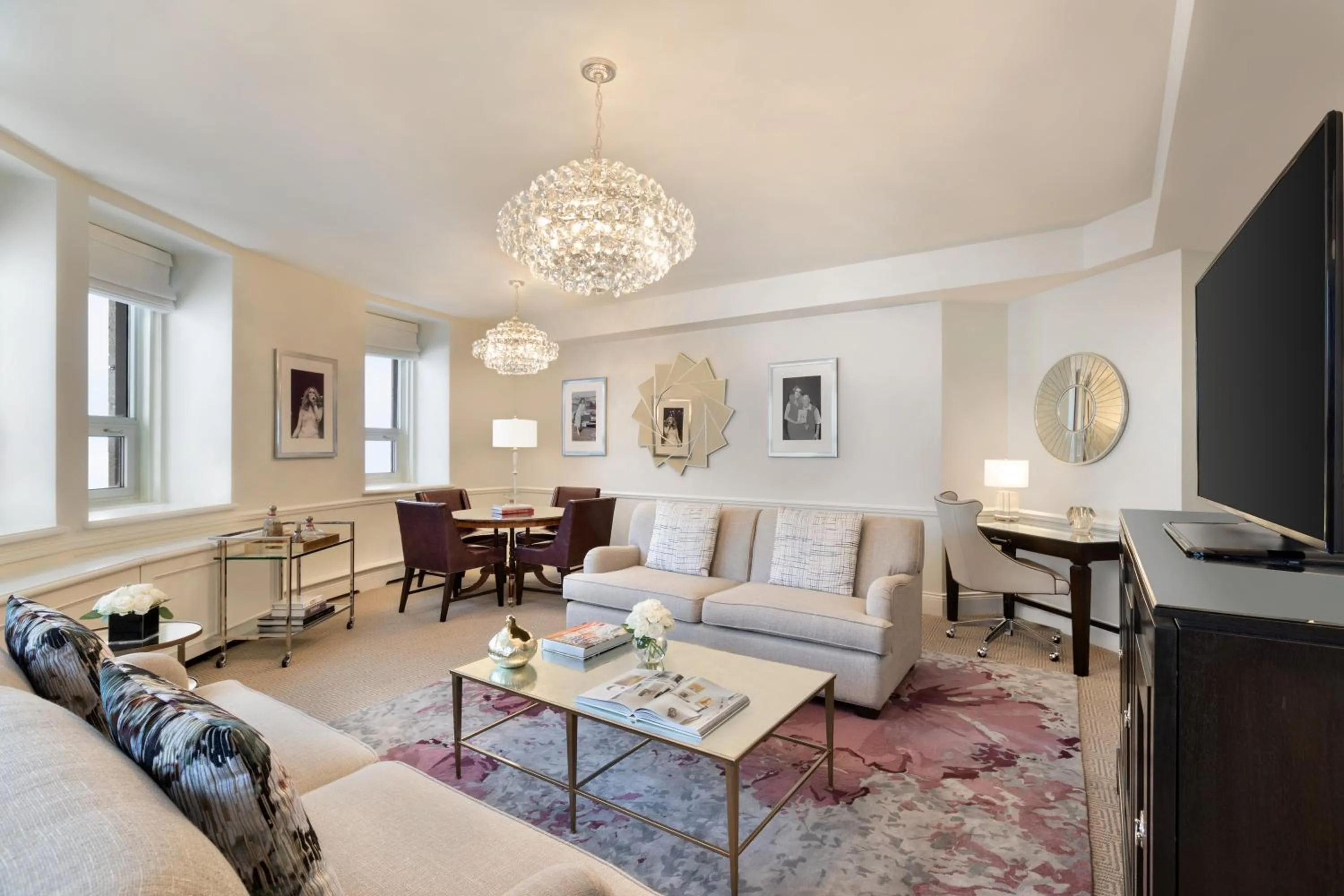 Living room in Fairmont Le Chateau Frontenac