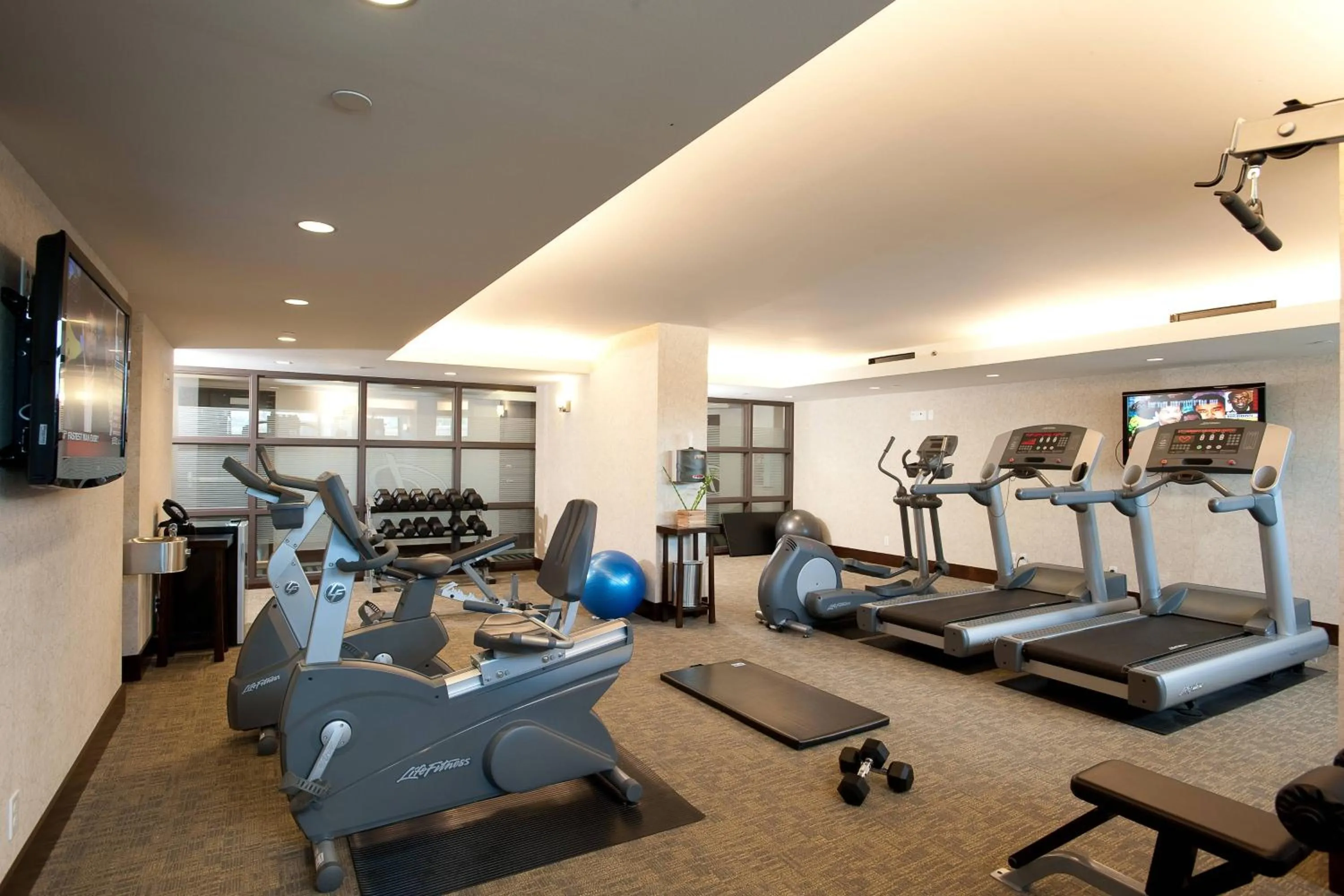 Fitness centre/facilities in Delta Hotels by Marriott Burnaby Conference Centre