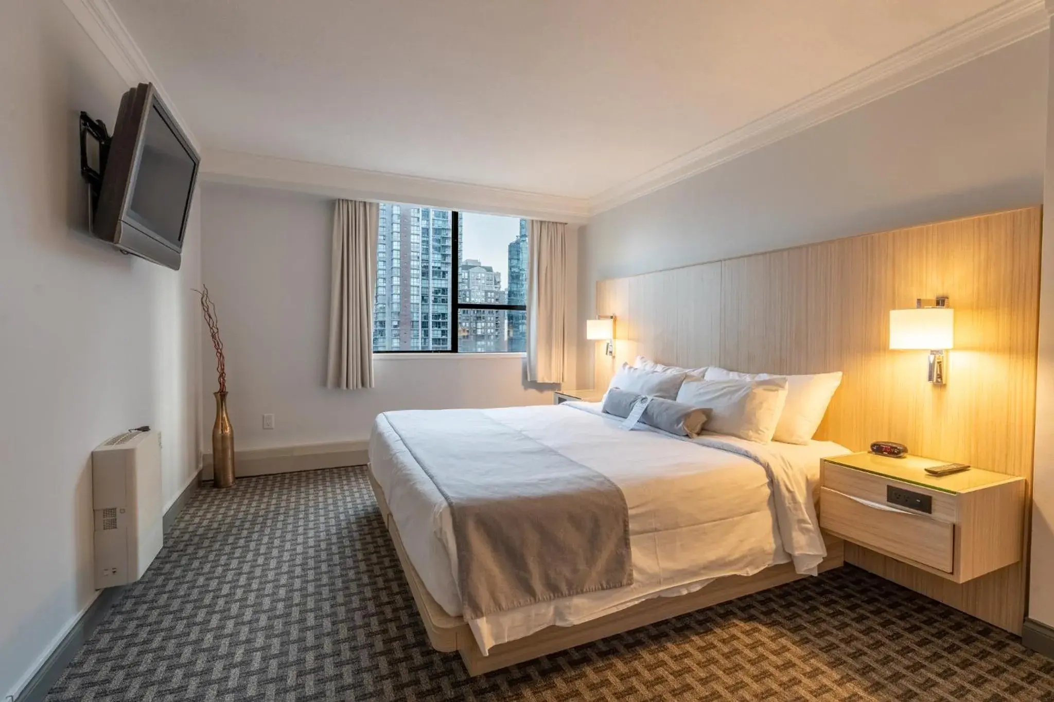 One-Bedroom Suite (2 Adults) in Century Plaza Hotel One-Bedroom Suite (2 Adults) in Century Plaza Hotel