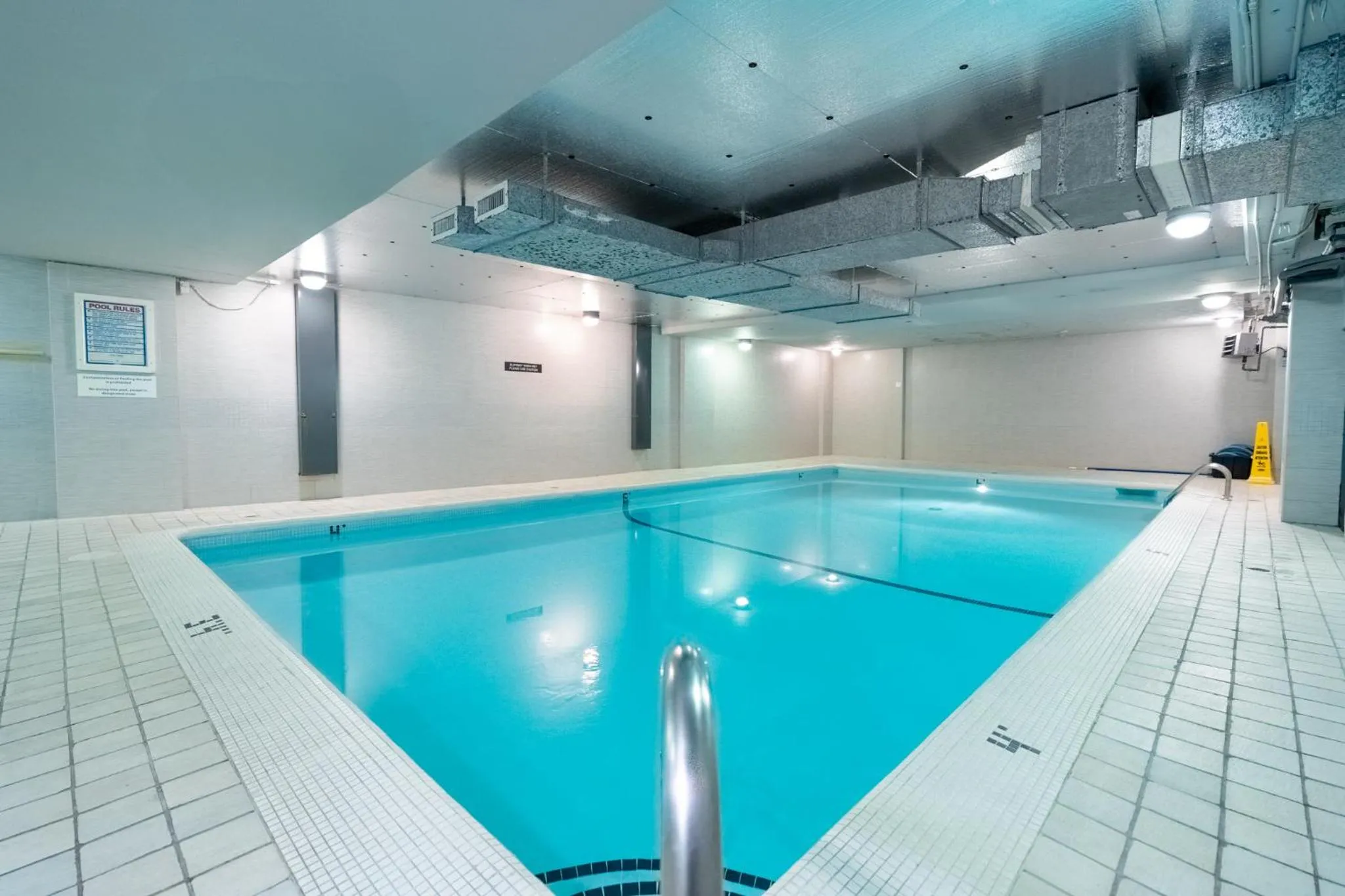 Fitness centre/facilities in Century Plaza Hotel