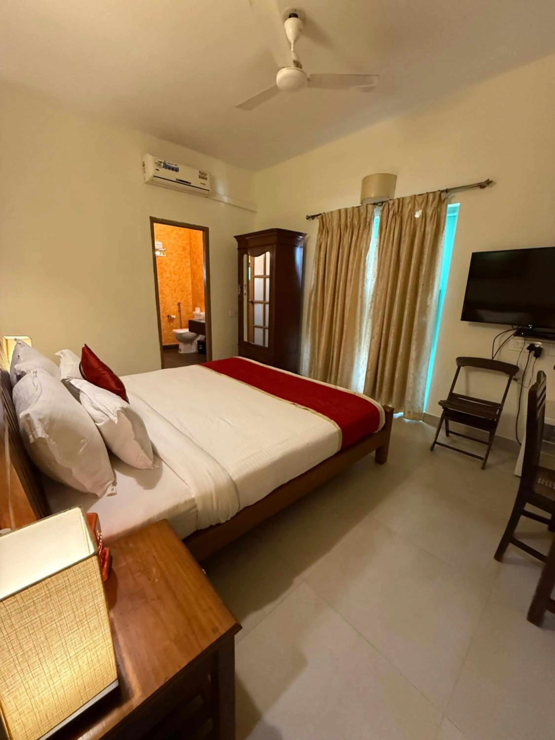 Bed in Lar Amorosa Boutique Hotel - Goa