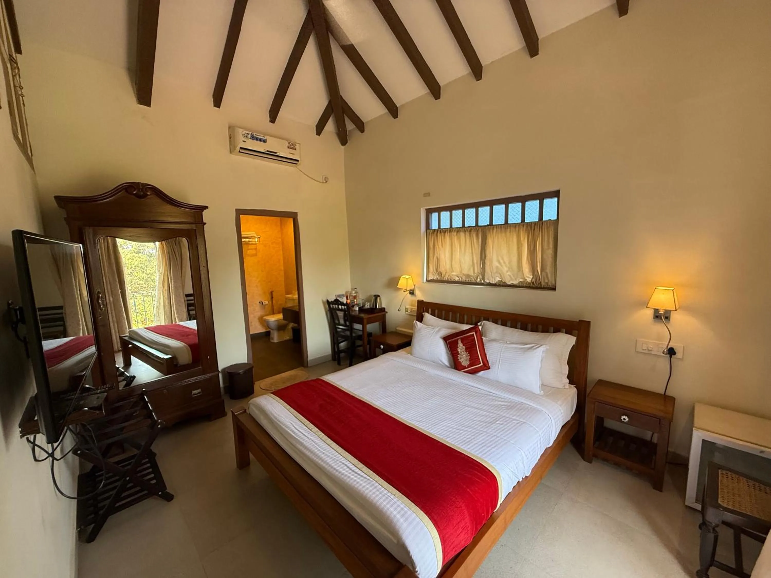 Bedroom, Bed in Lar Amorosa Boutique Hotel - Goa