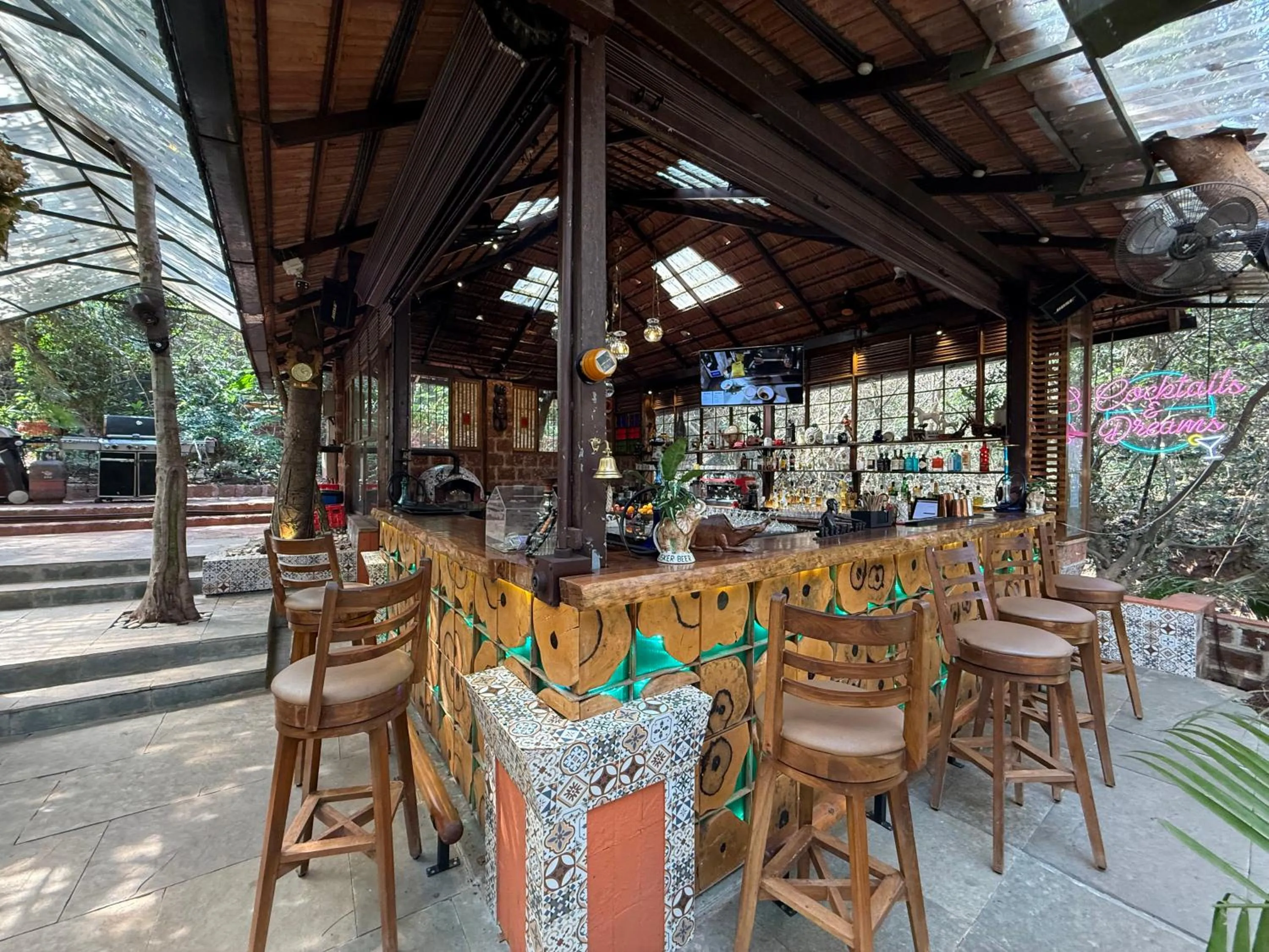 Restaurant/places to eat in Lar Amorosa Boutique Hotel - Goa