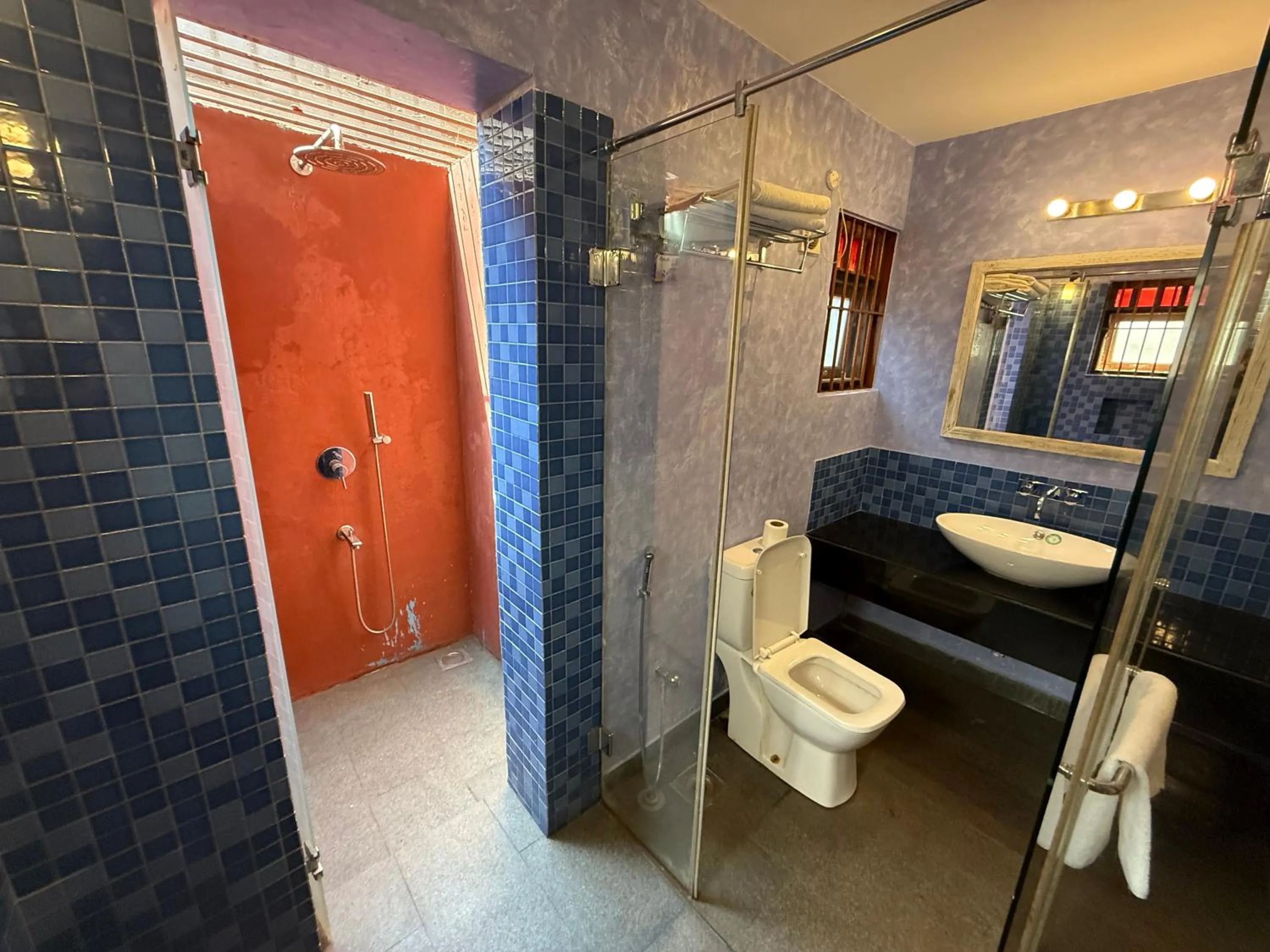 Bathroom in Lar Amorosa Boutique Hotel - Goa