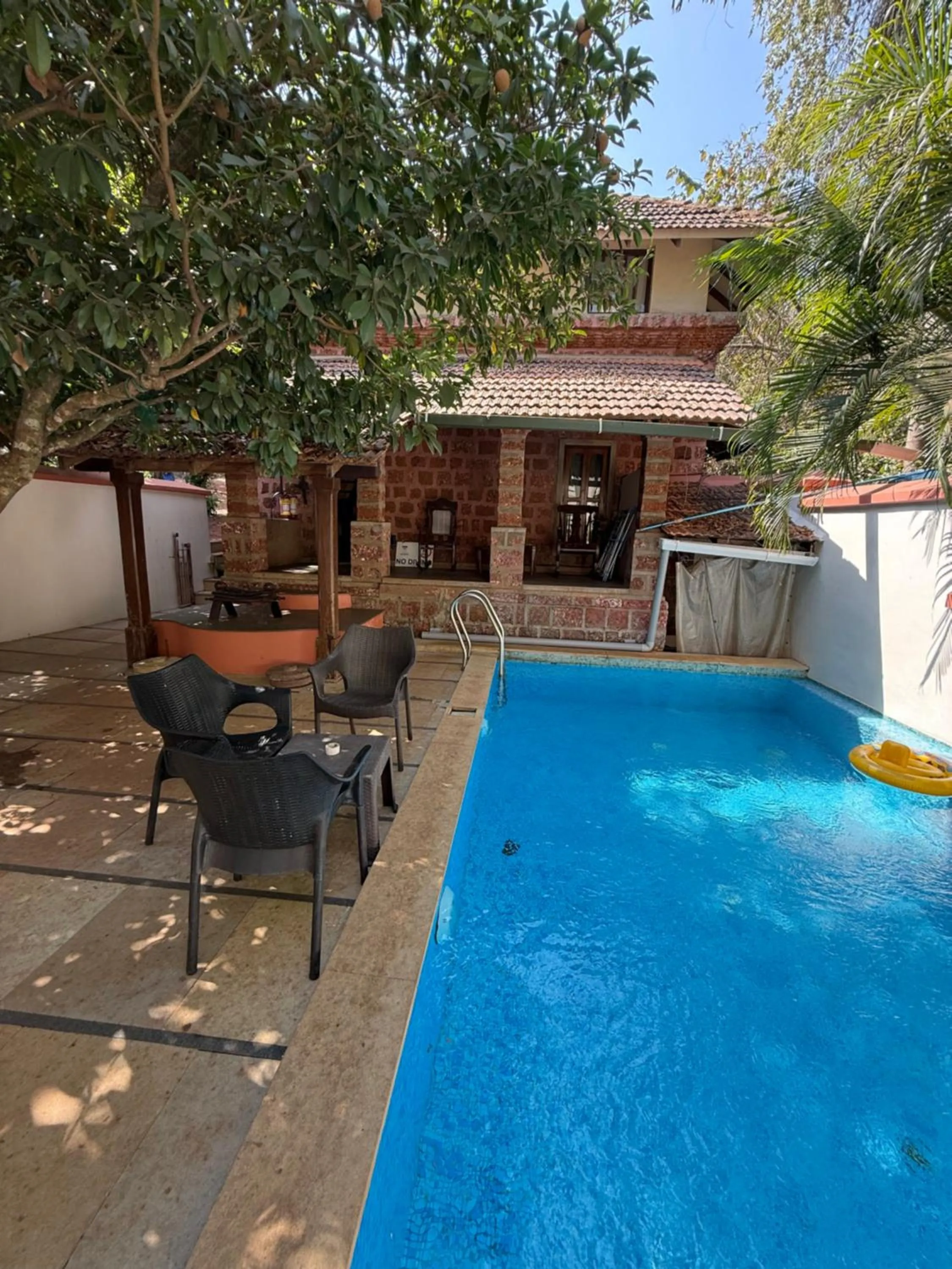 Swimming pool in Lar Amorosa Boutique Hotel - Goa
