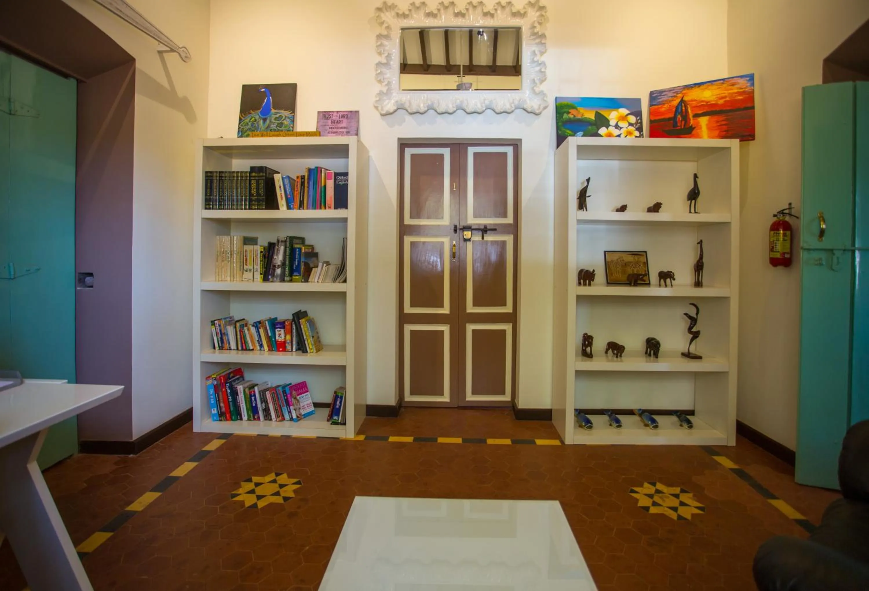 Library in Lar Amorosa Boutique Hotel - Goa
