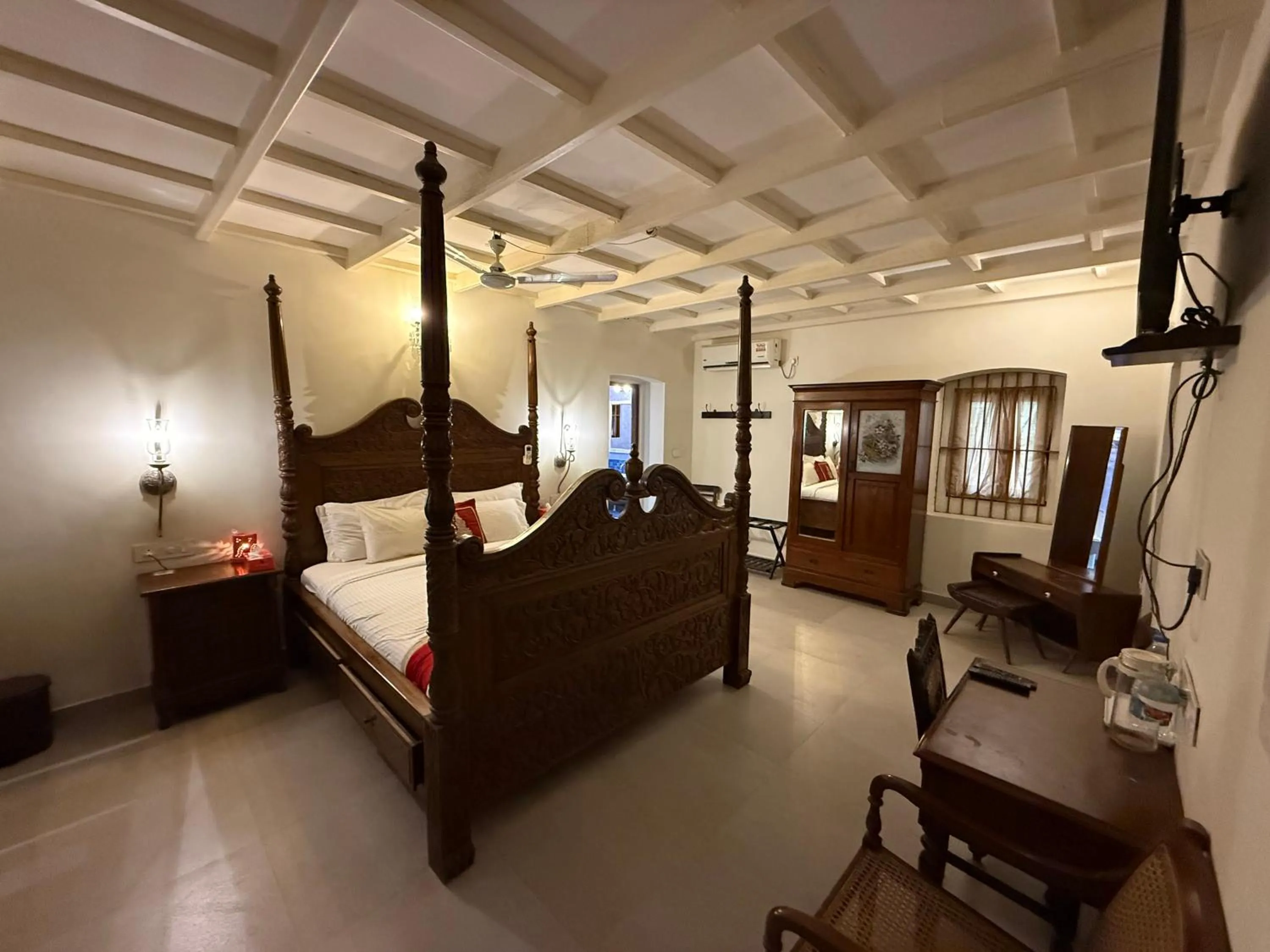 Bedroom, Bed in Lar Amorosa Boutique Hotel - Goa