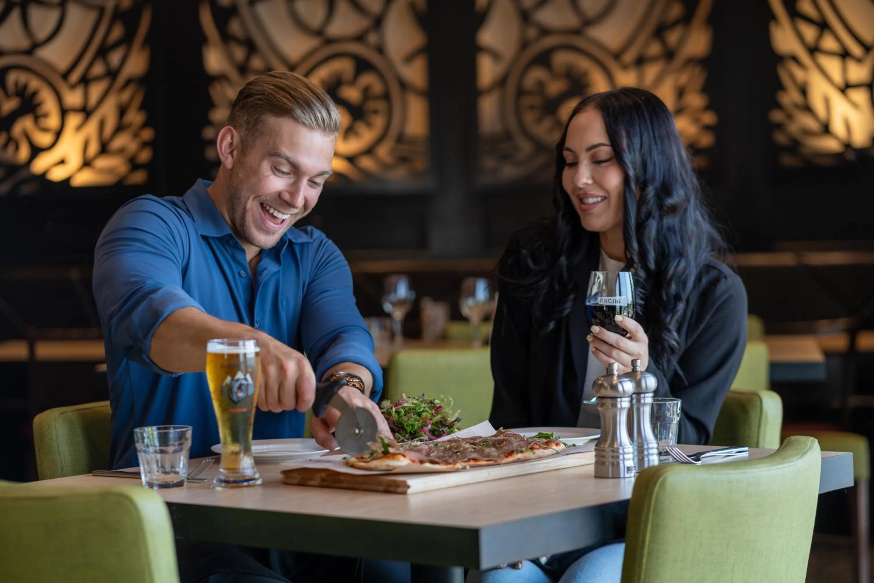 Restaurant/places to eat in Acclaim Hotel by CLIQUE