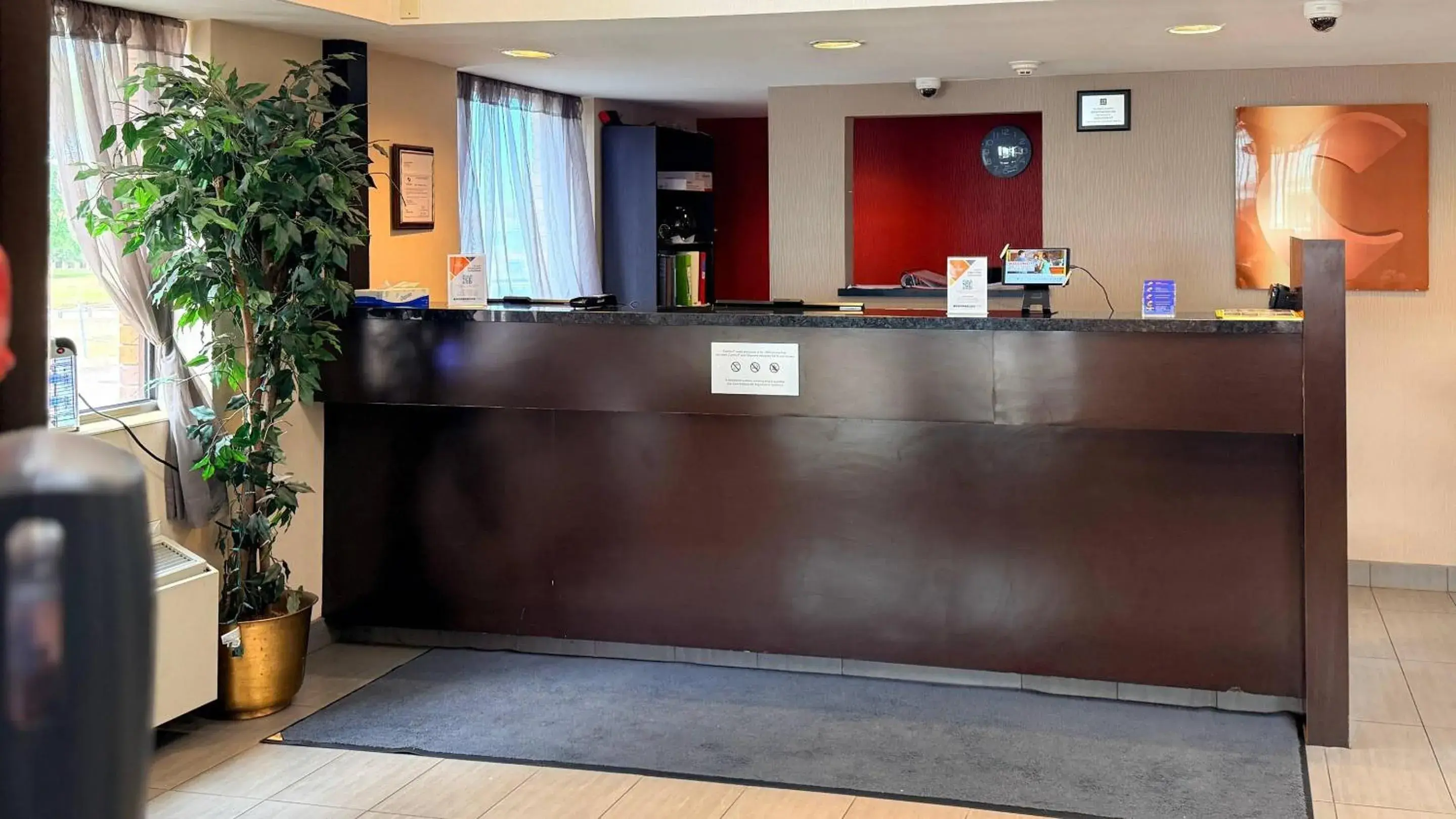 Lobby or reception in Comfort Inn Lobby or reception in Comfort Inn