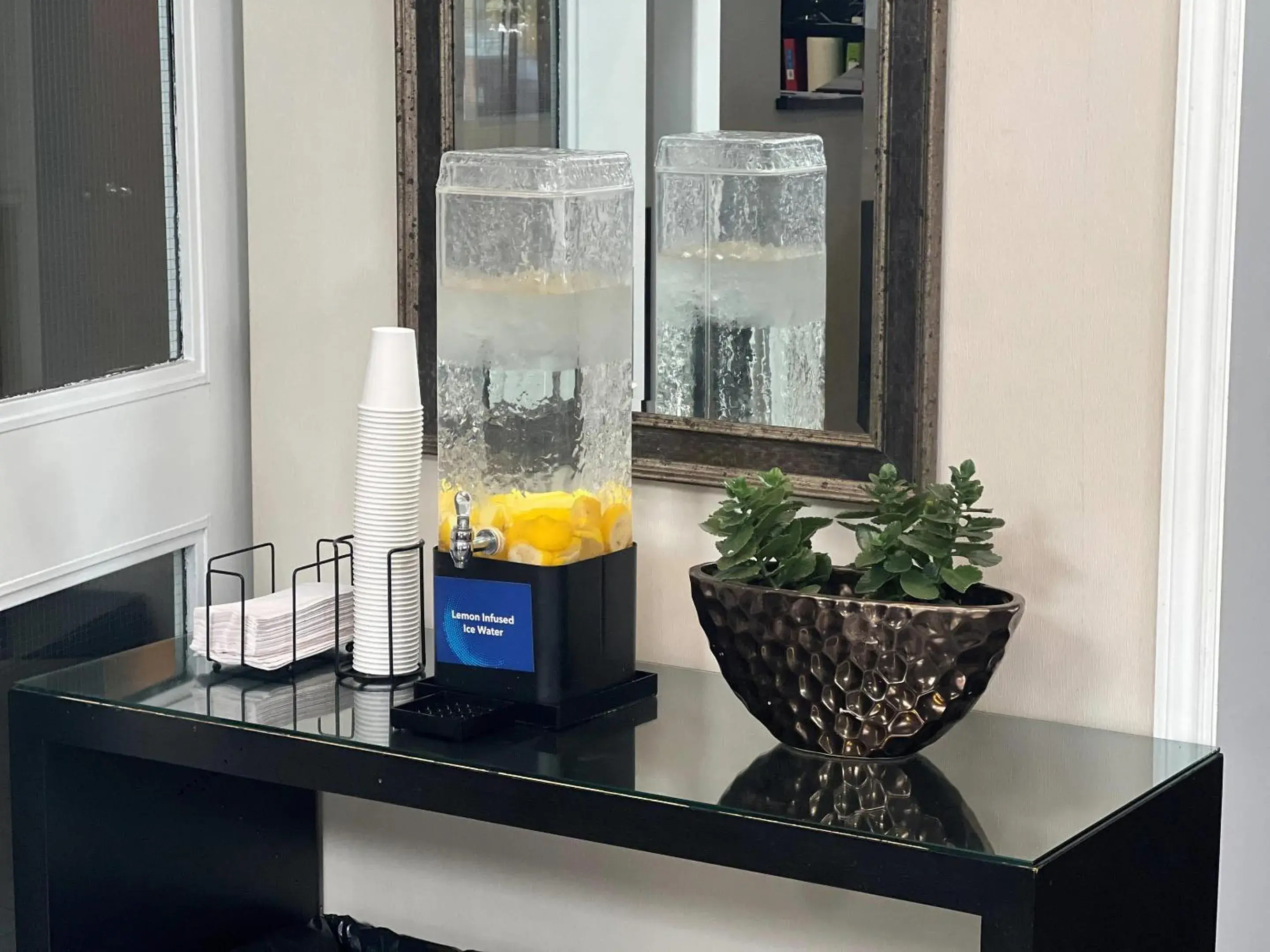 Lobby or reception in Comfort Inn Lobby or reception in Comfort Inn