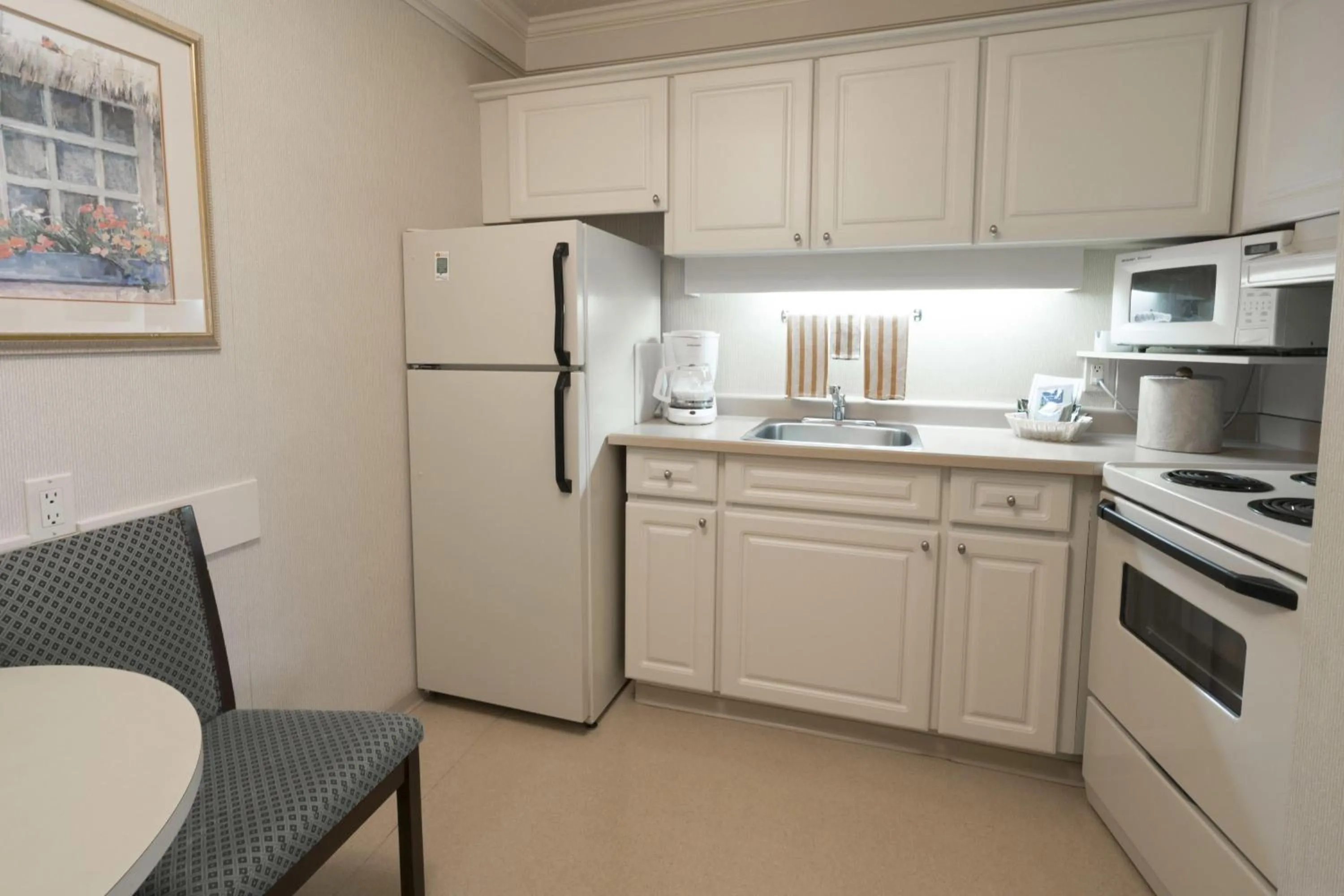 Photo of the whole room in Royal Scot Hotel & Suites, Trademark Collection by Wyndham