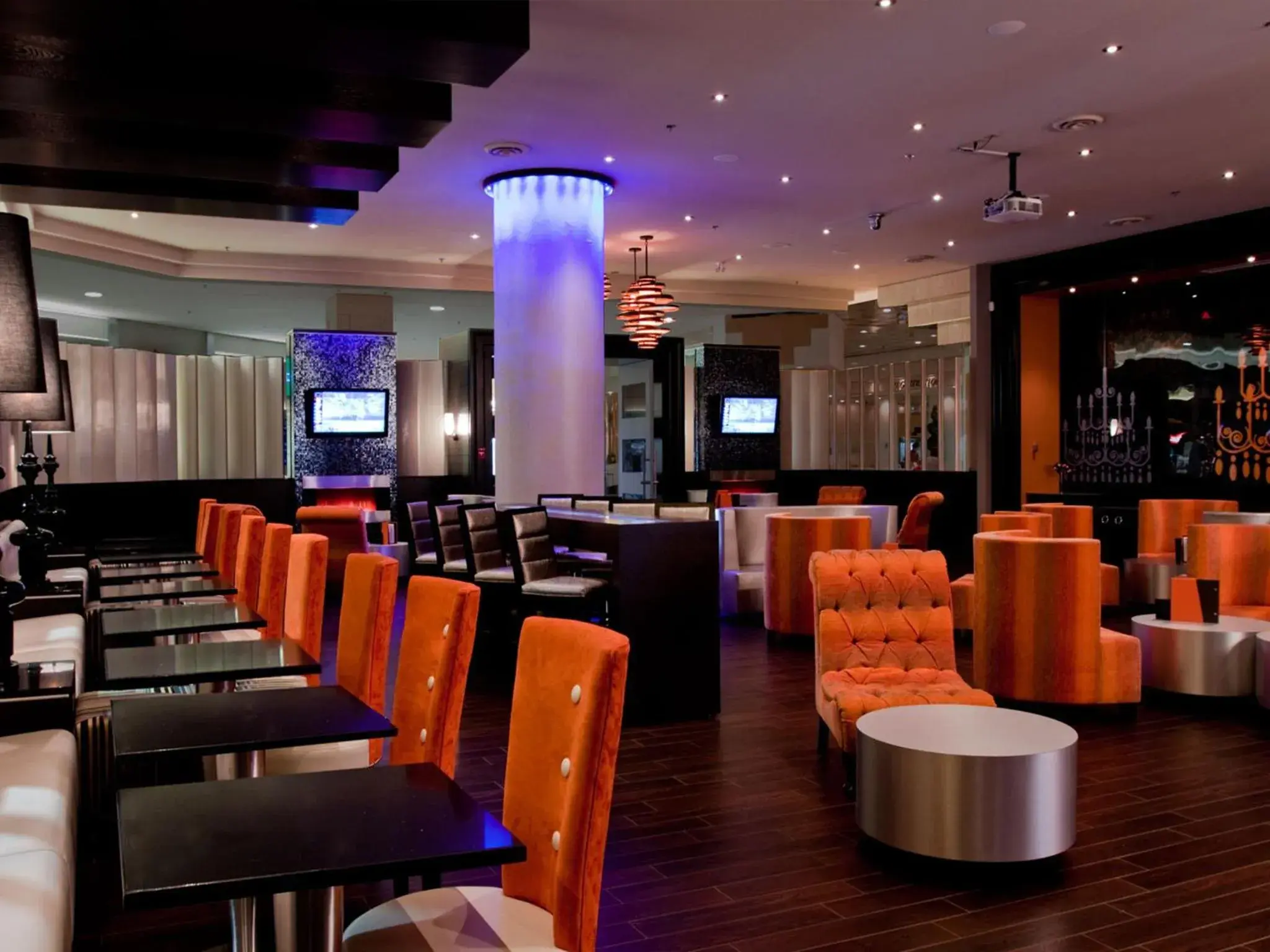 Lounge or bar in Fantasyland Hotel Lounge or bar in Fantasyland Hotel