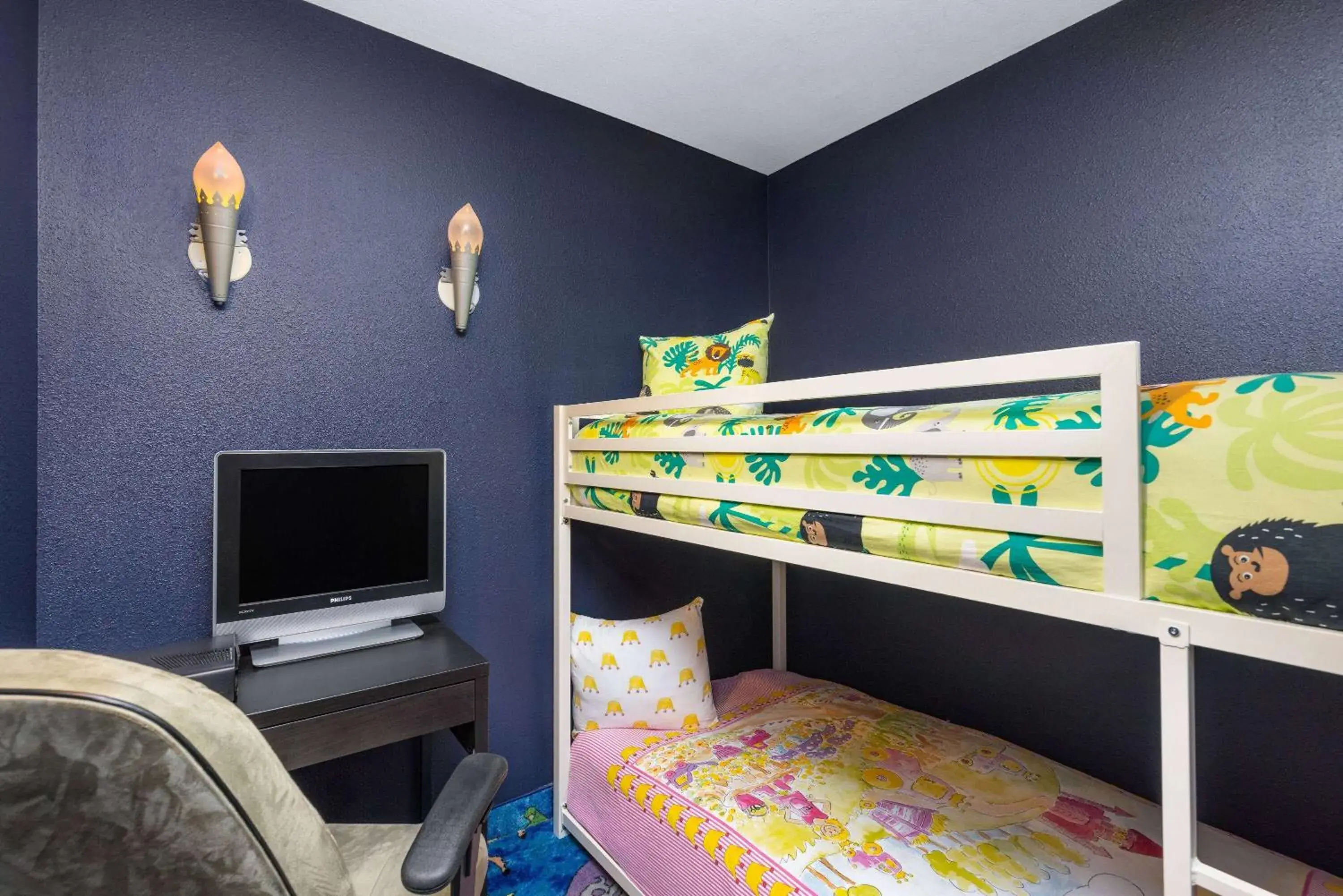 Photo of the whole room, Bed in Super 8 by Wyndham St-Jerome Photo of the whole room, Bed in Super 8 by Wyndham St-Jerome