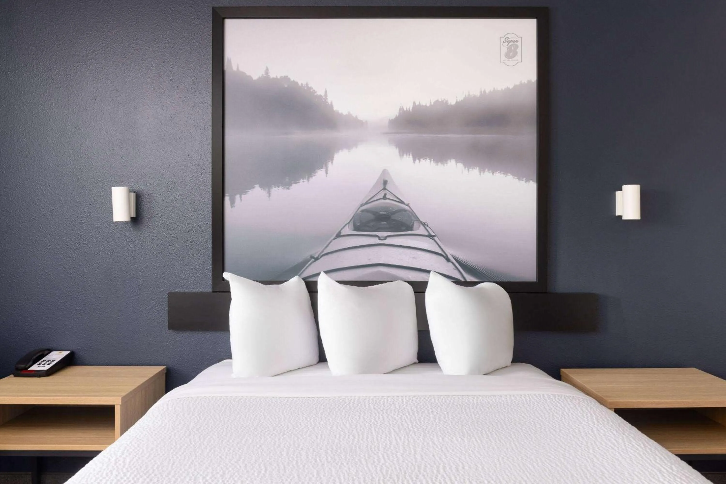 Photo of the whole room, Bed in Super 8 by Wyndham St-Jerome