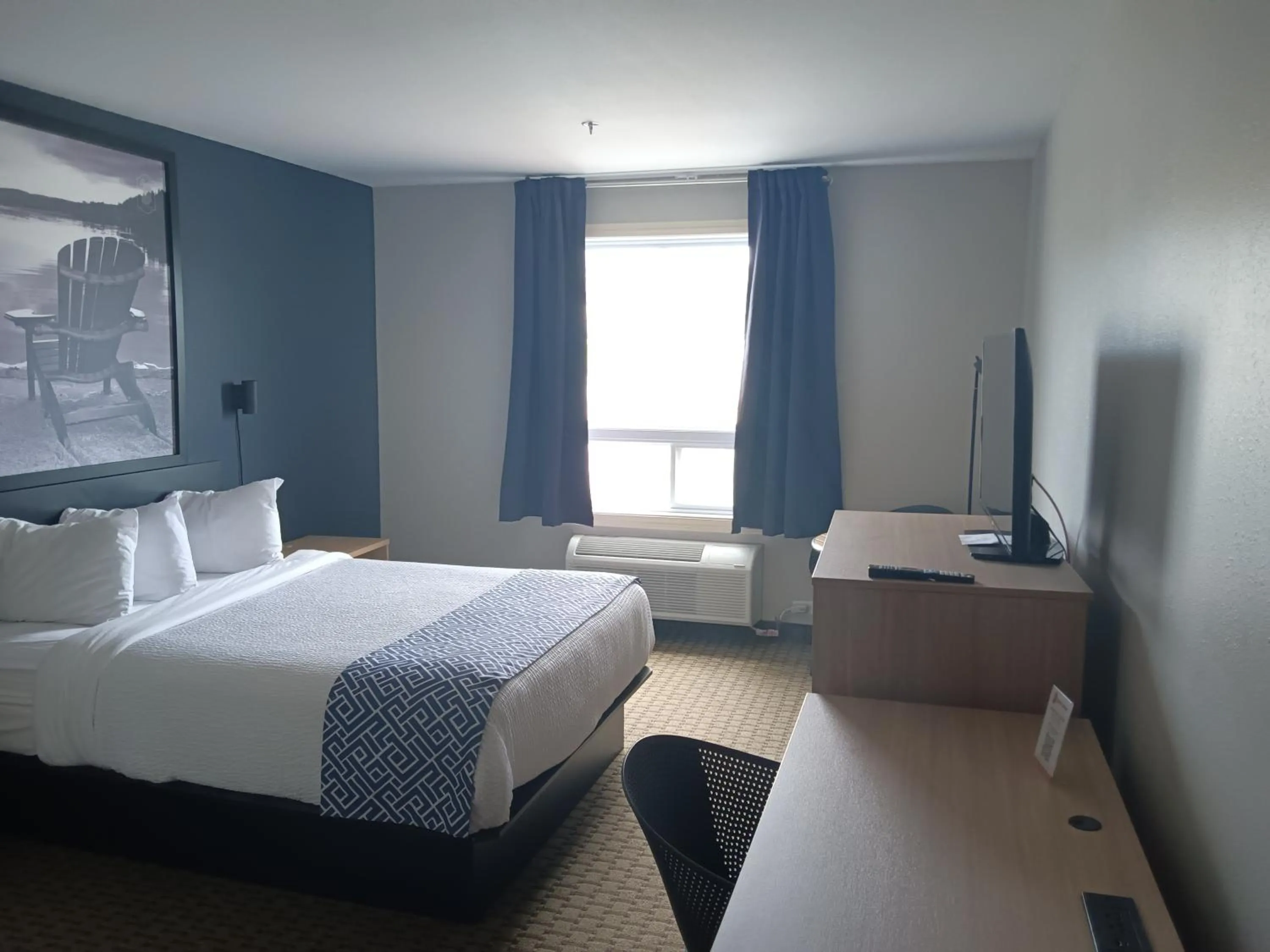 Bed in Super 8 by Wyndham St-Jerome