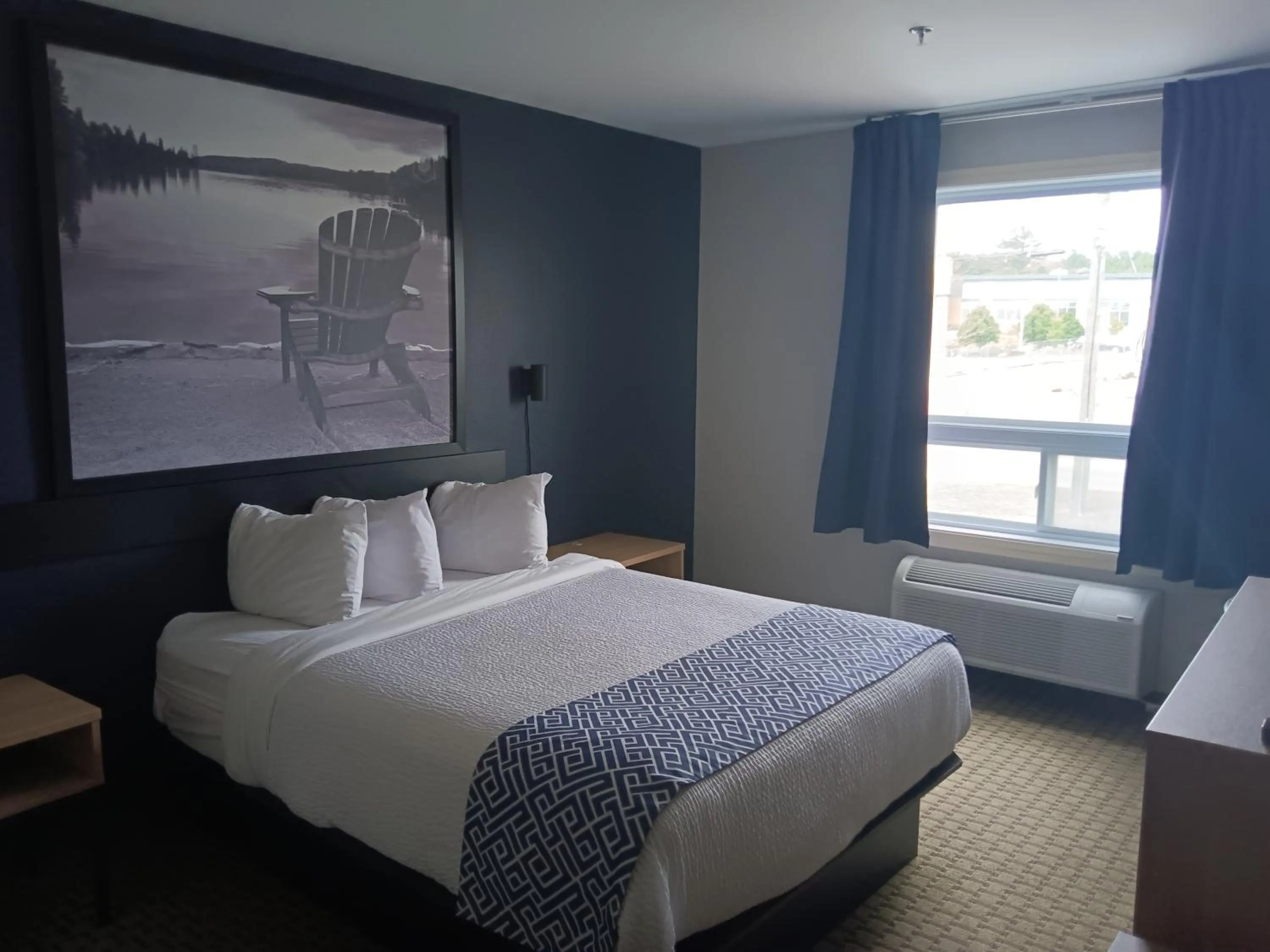 Bed in Super 8 by Wyndham St-Jerome