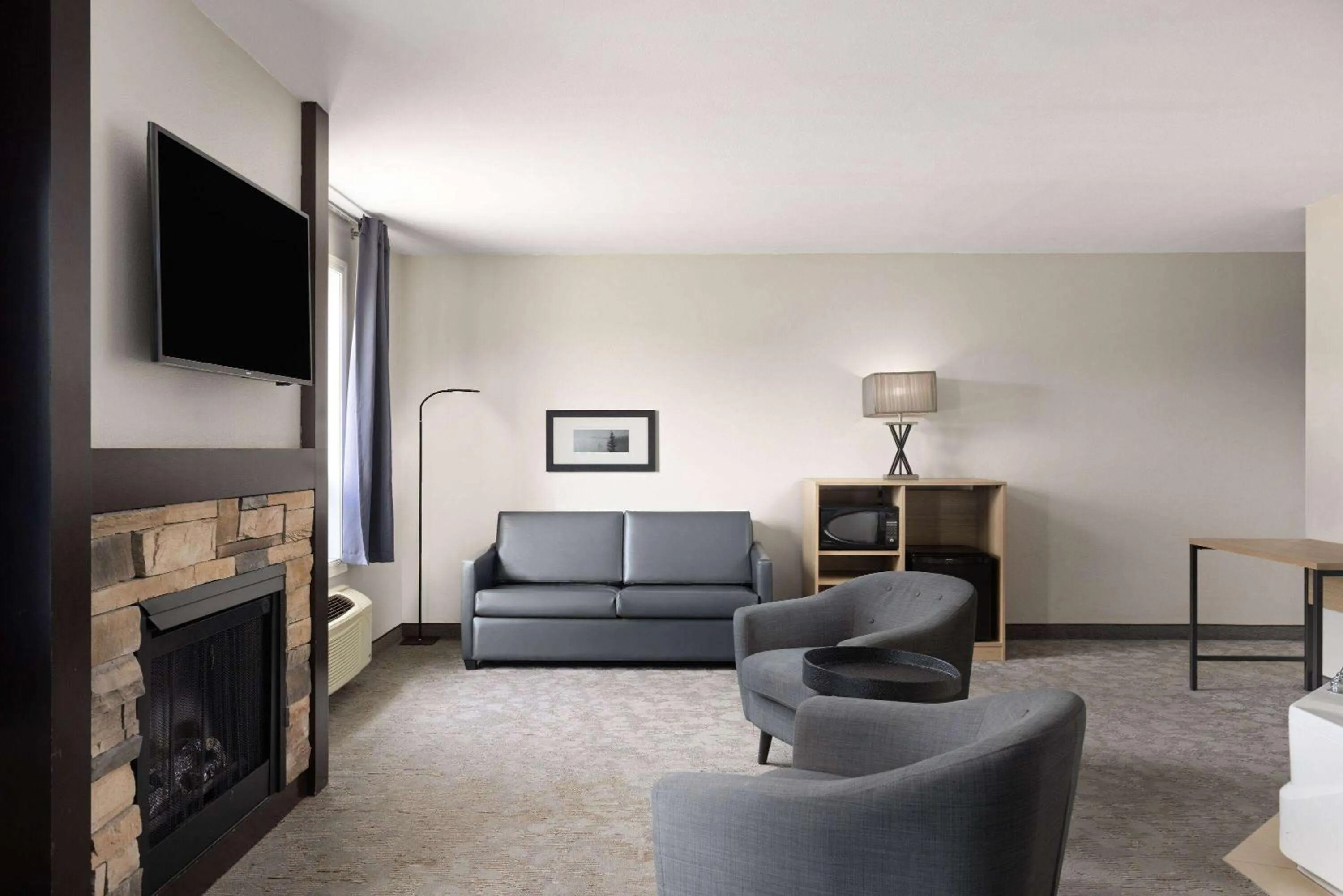 Photo of the whole room in Super 8 by Wyndham St-Jerome