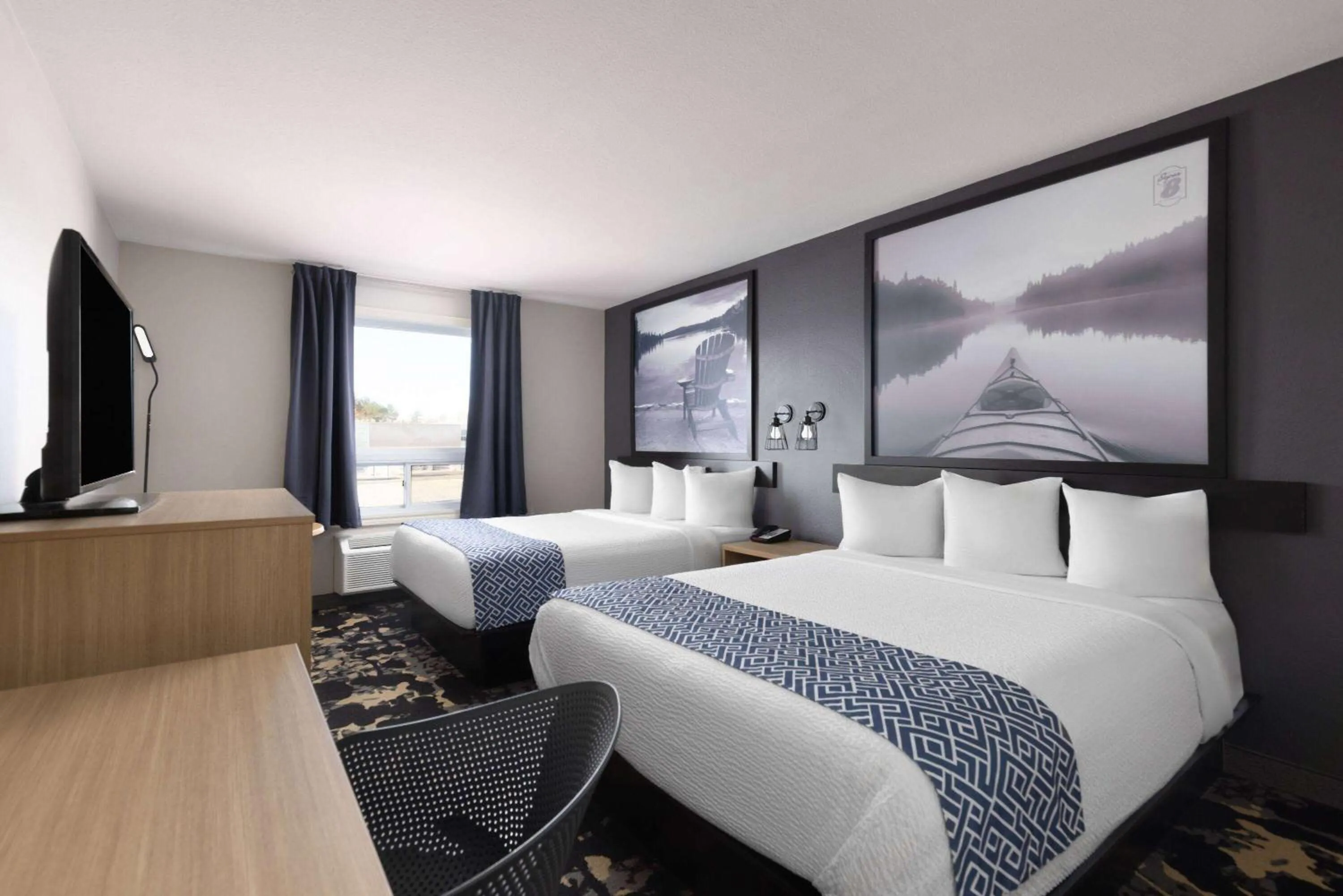 Photo of the whole room, Bed in Super 8 by Wyndham St-Jerome