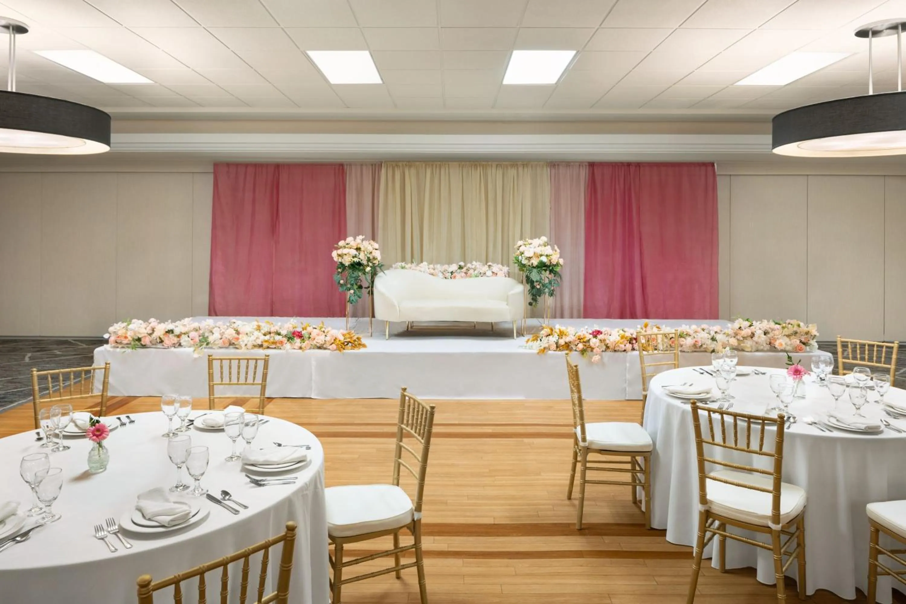 Meeting/conference room in Four Points by Sheraton Edmonton South