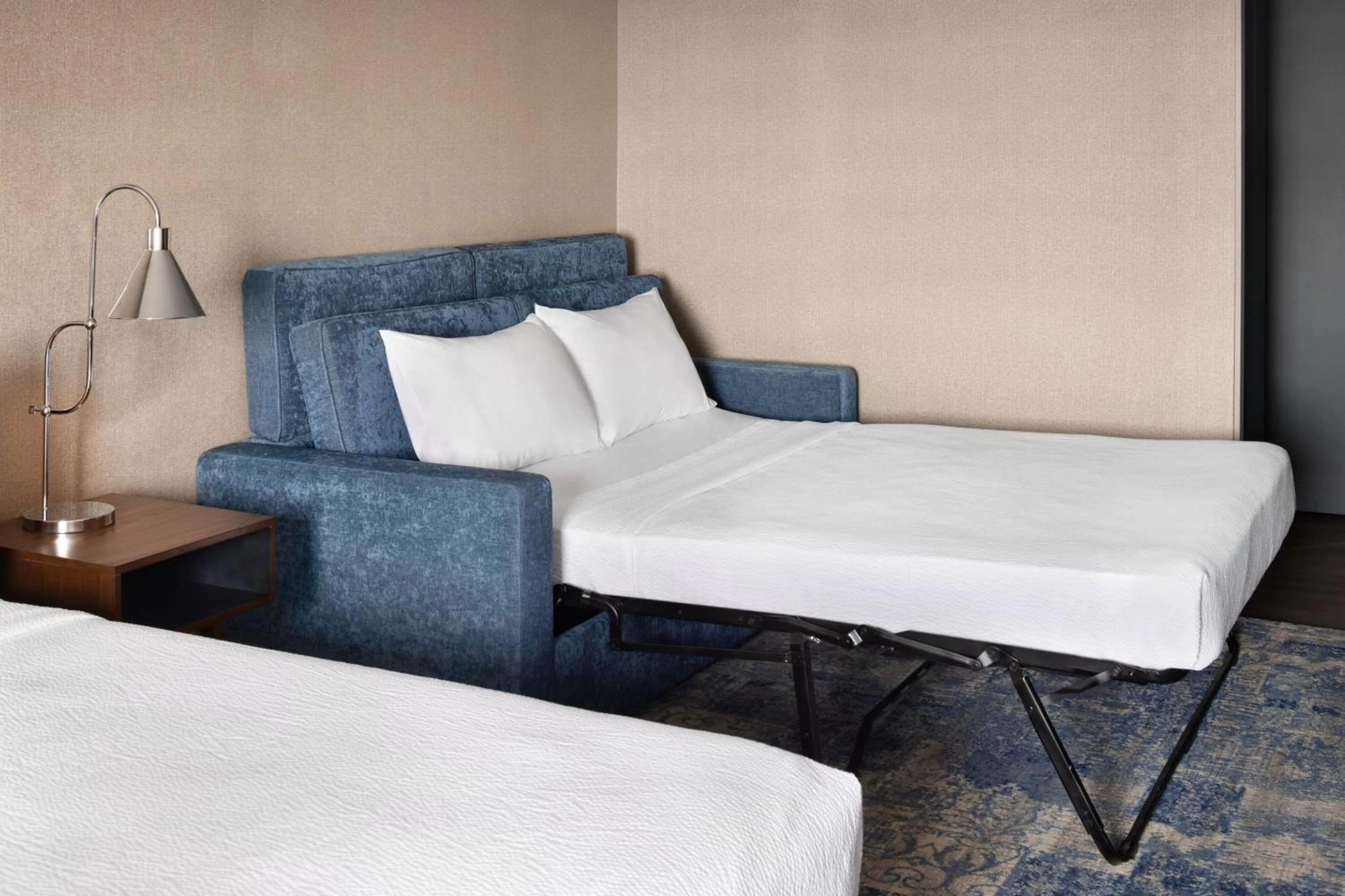 Photo of the whole room, Bed in Four Points by Sheraton Edmonton South