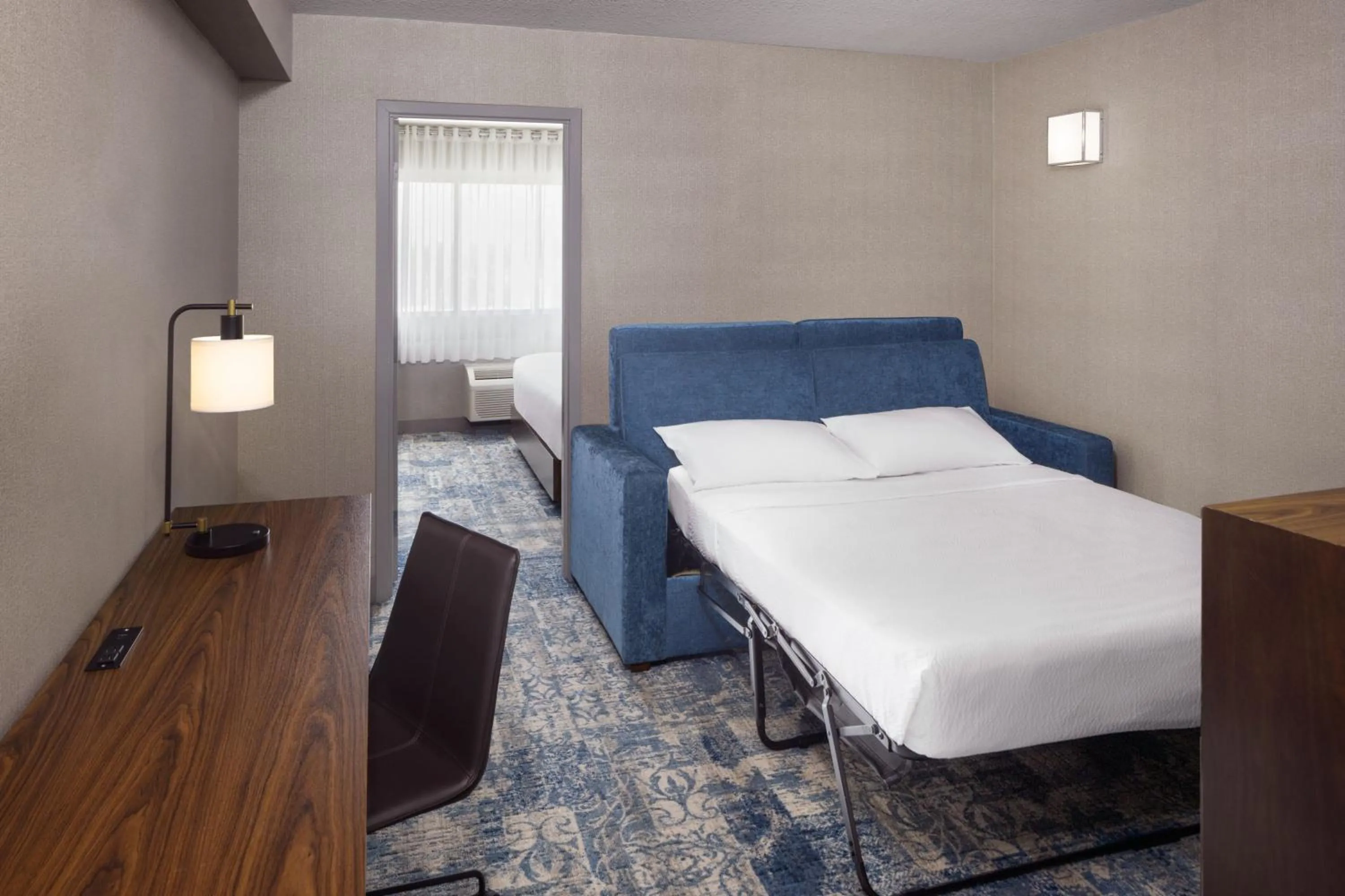 Photo of the whole room, Bed in Four Points by Sheraton Edmonton South