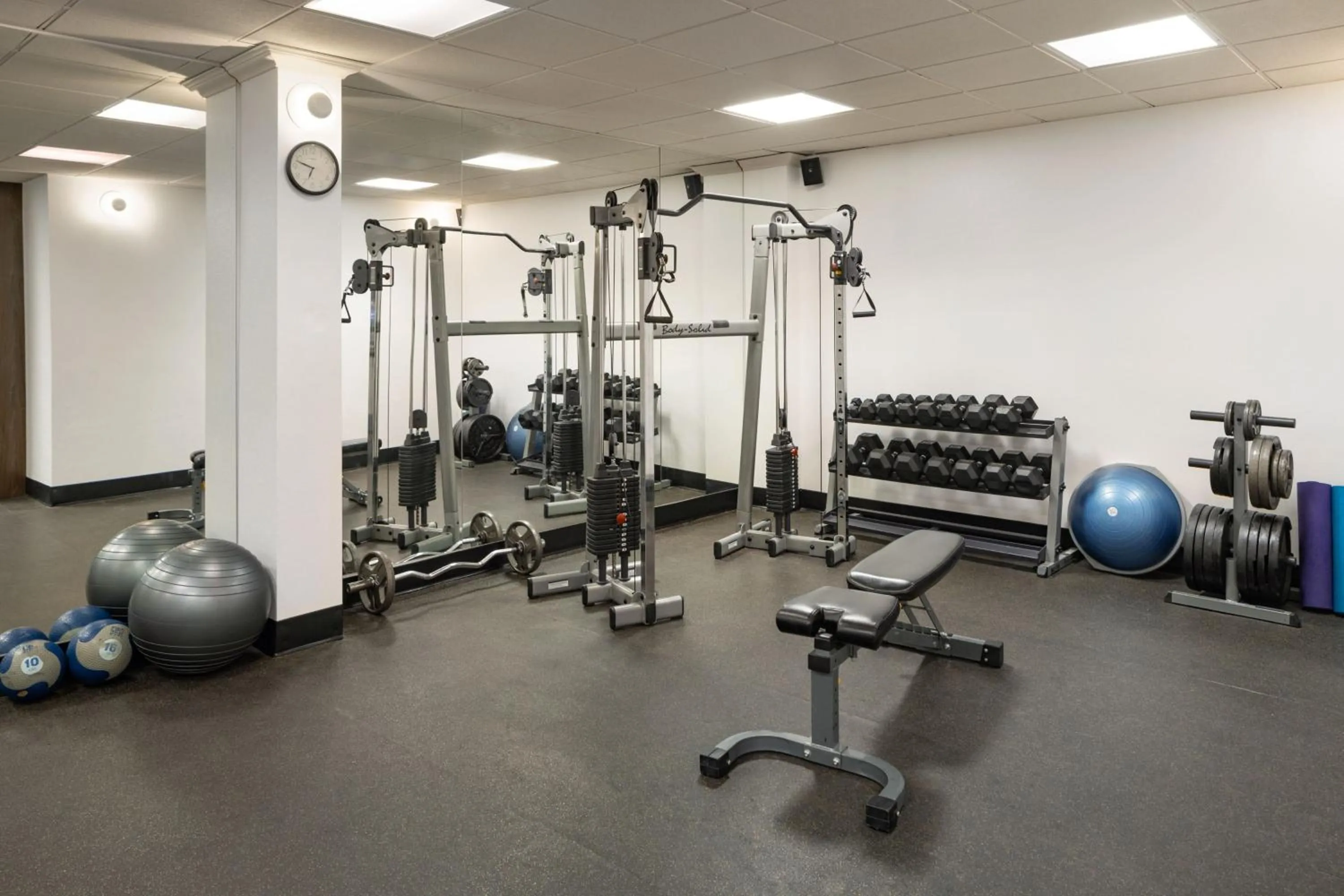 Fitness centre/facilities in Four Points by Sheraton Edmonton South