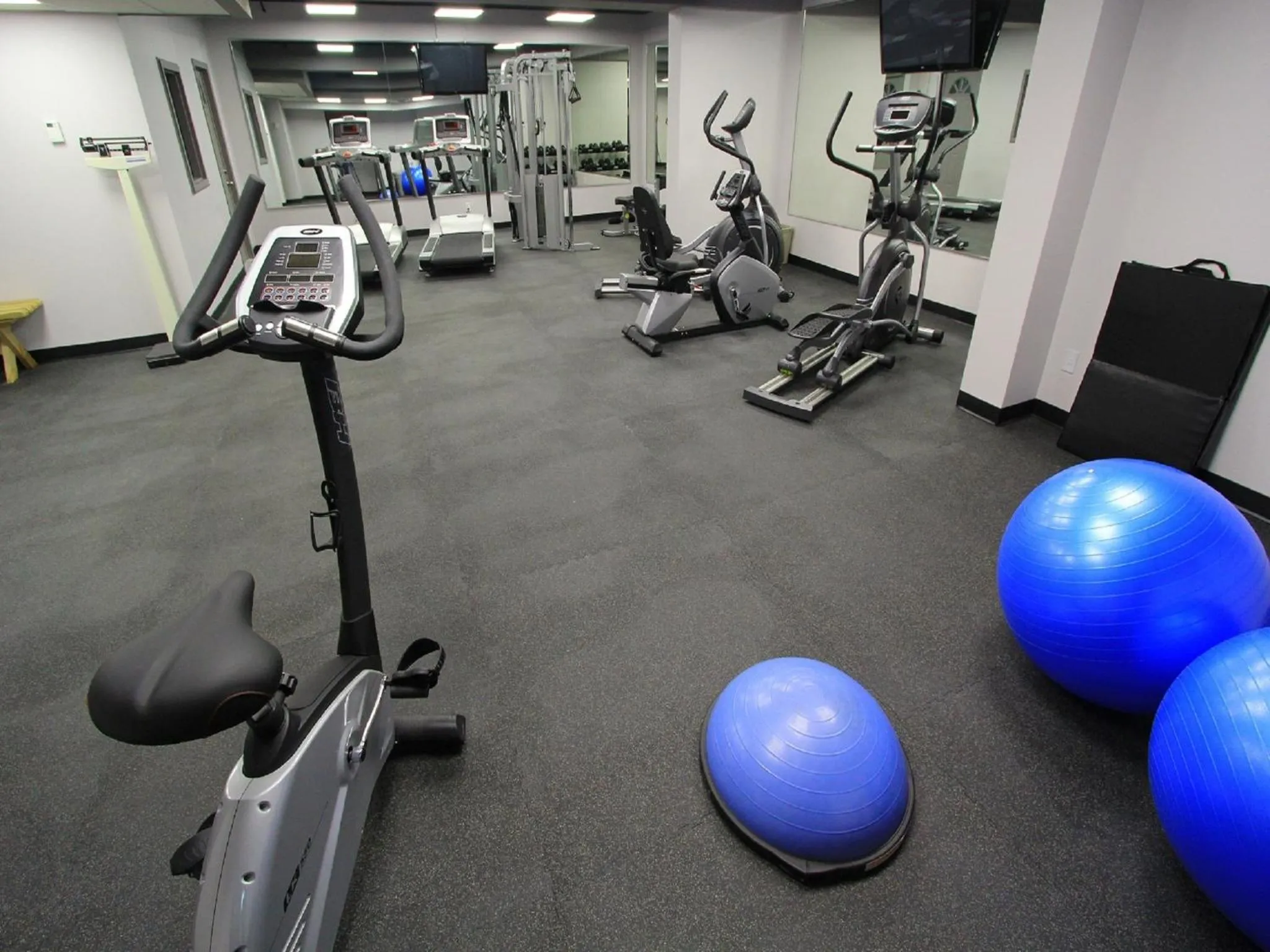 Fitness centre/facilities in Sawridge Inn and Conference Centre Edmonton South