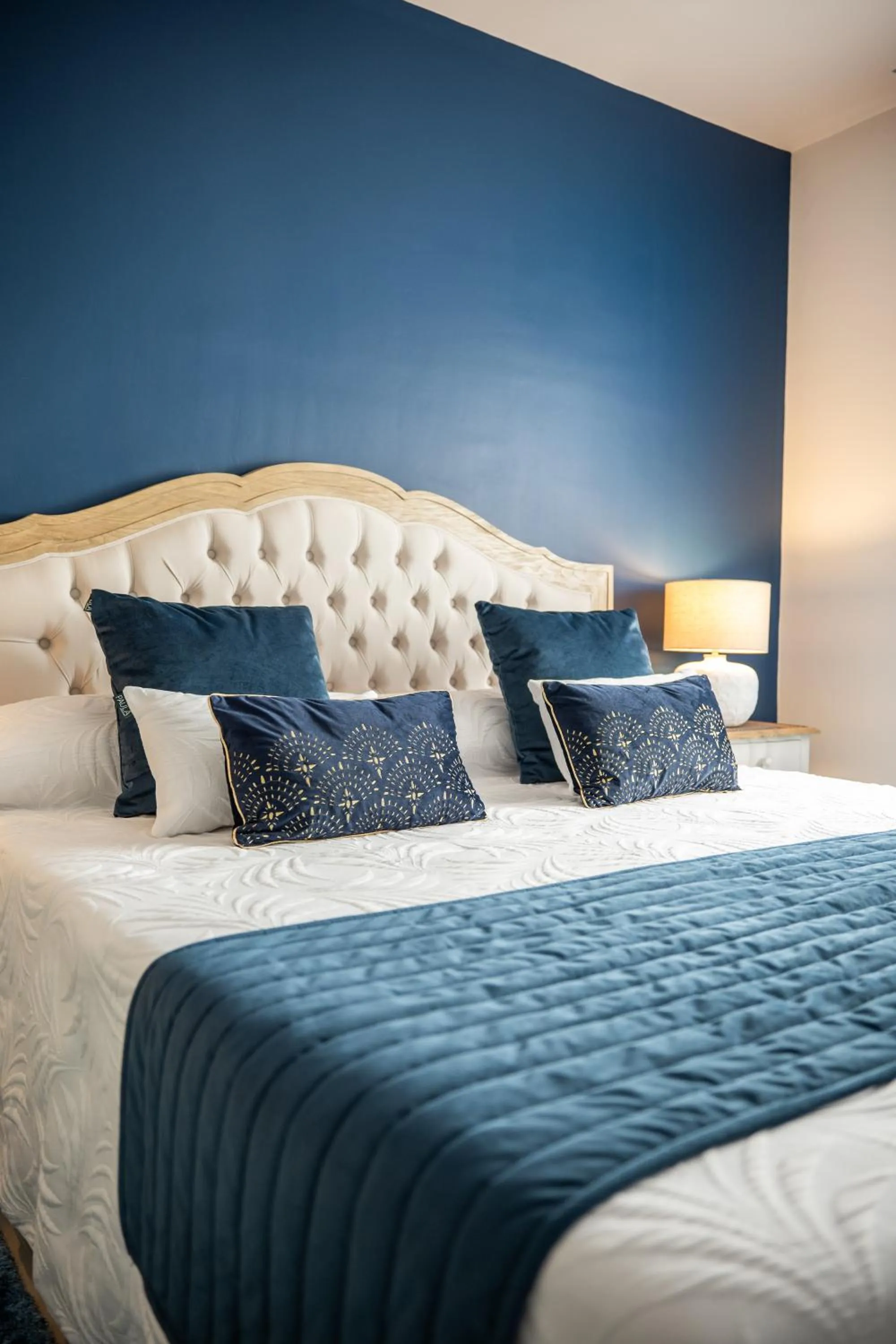 Photo of the whole room, Bed in El Molí de Pontons suites con jacuzzi spa