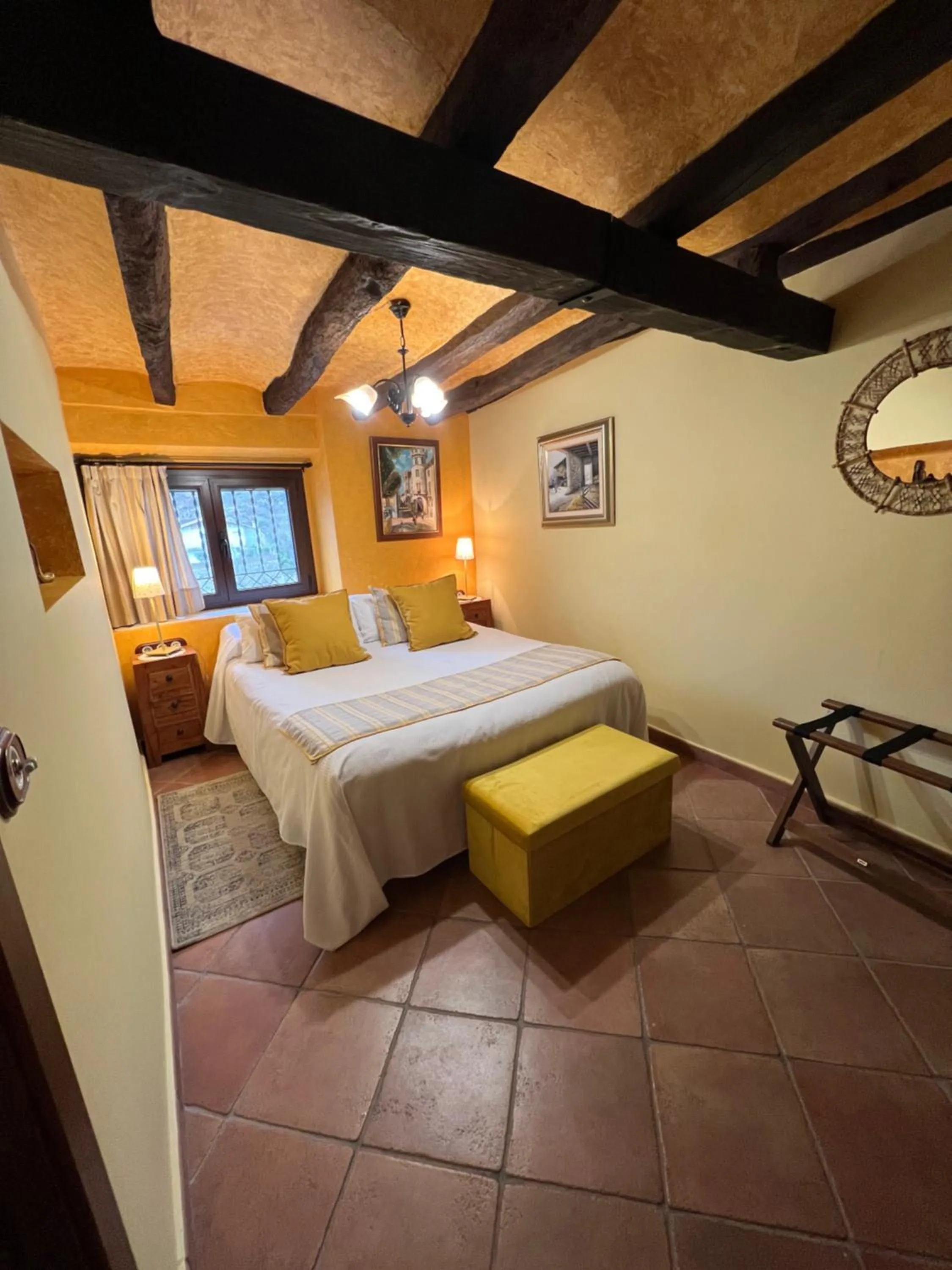 Bed in El Molí de Pontons suites con jacuzzi spa