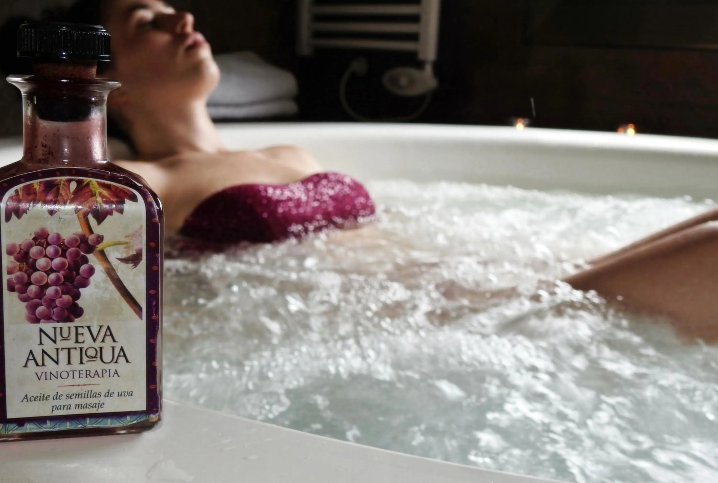 Spa and wellness centre/facilities in El Molí de Pontons suites con jacuzzi spa