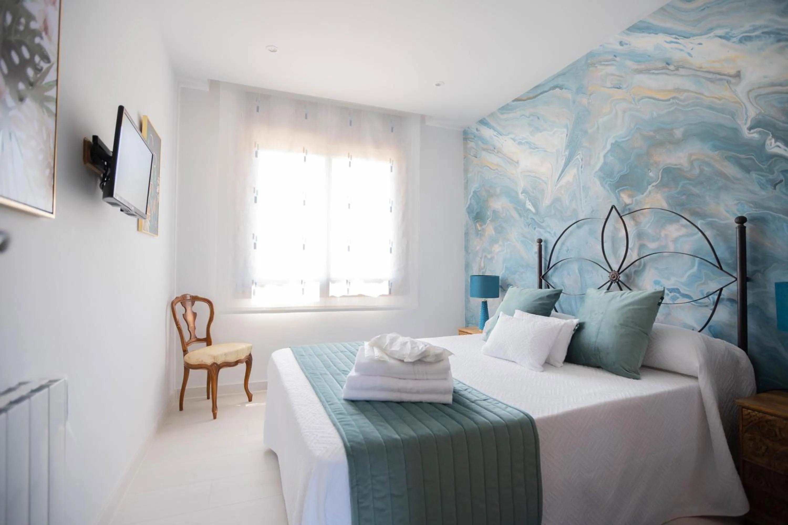 Bedroom, Bed in El Molí de Pontons suites con jacuzzi spa