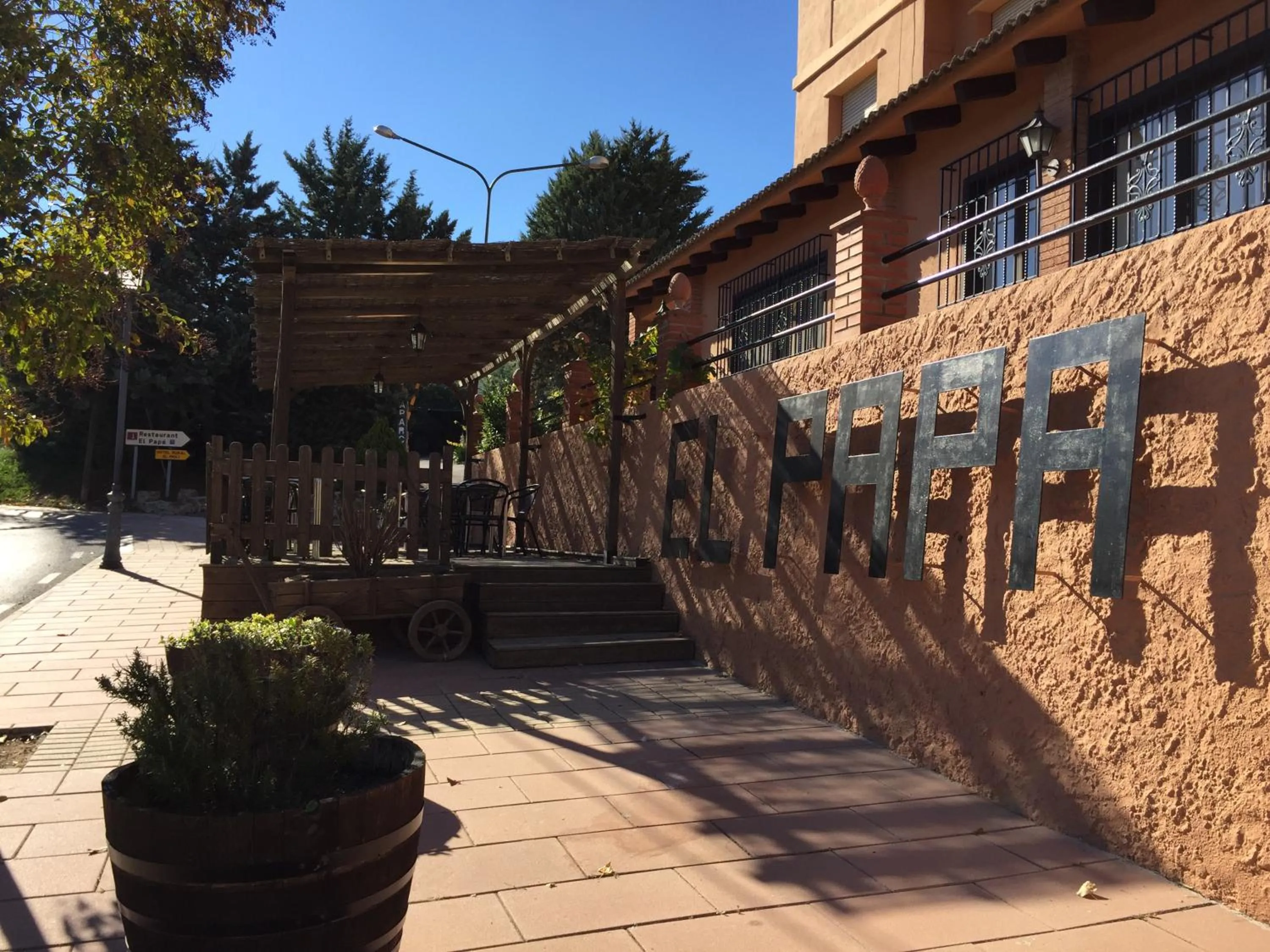 Property building in El Molí de Pontons suites con jacuzzi spa