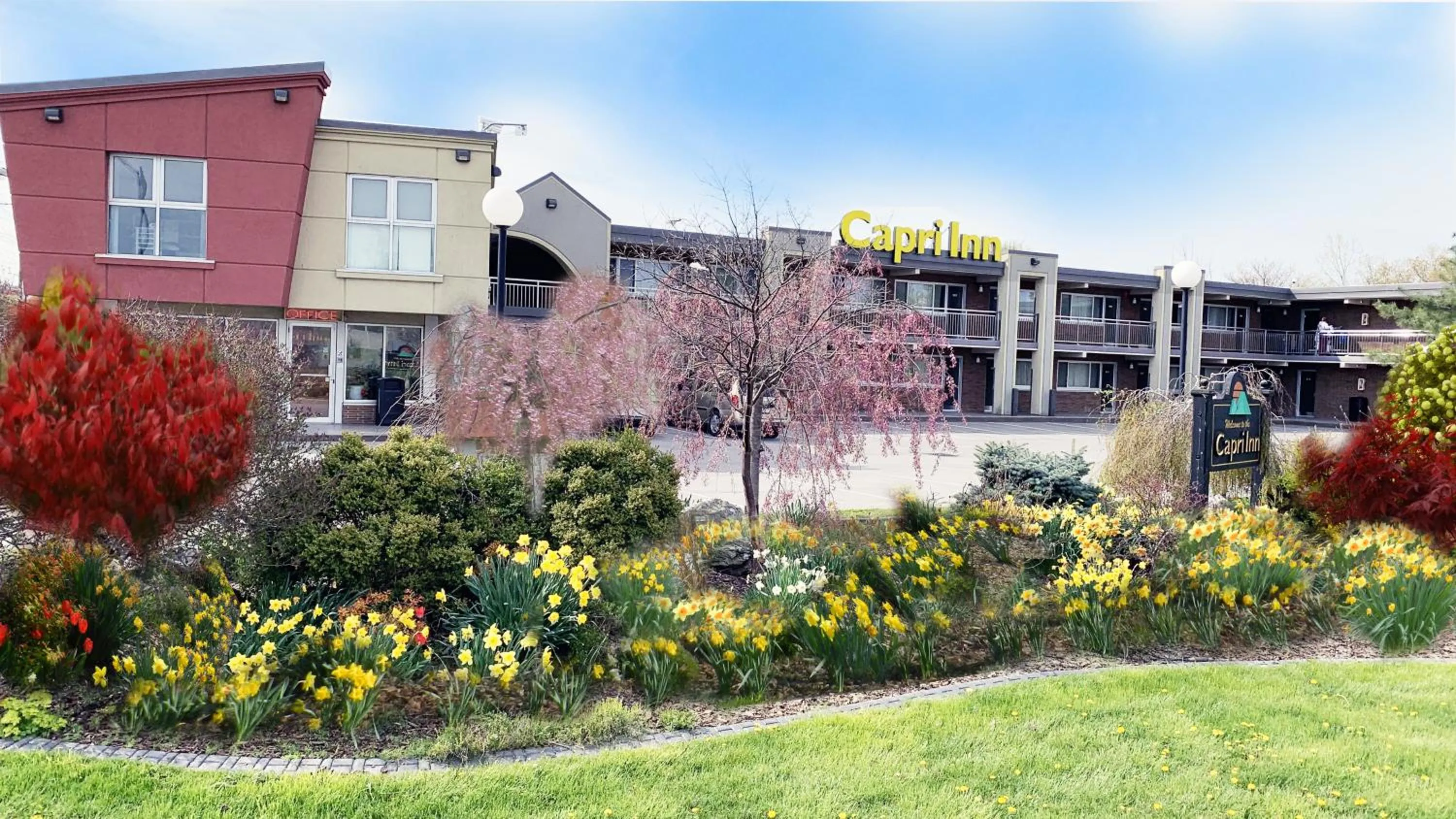 Facade/entrance in Capri Inn