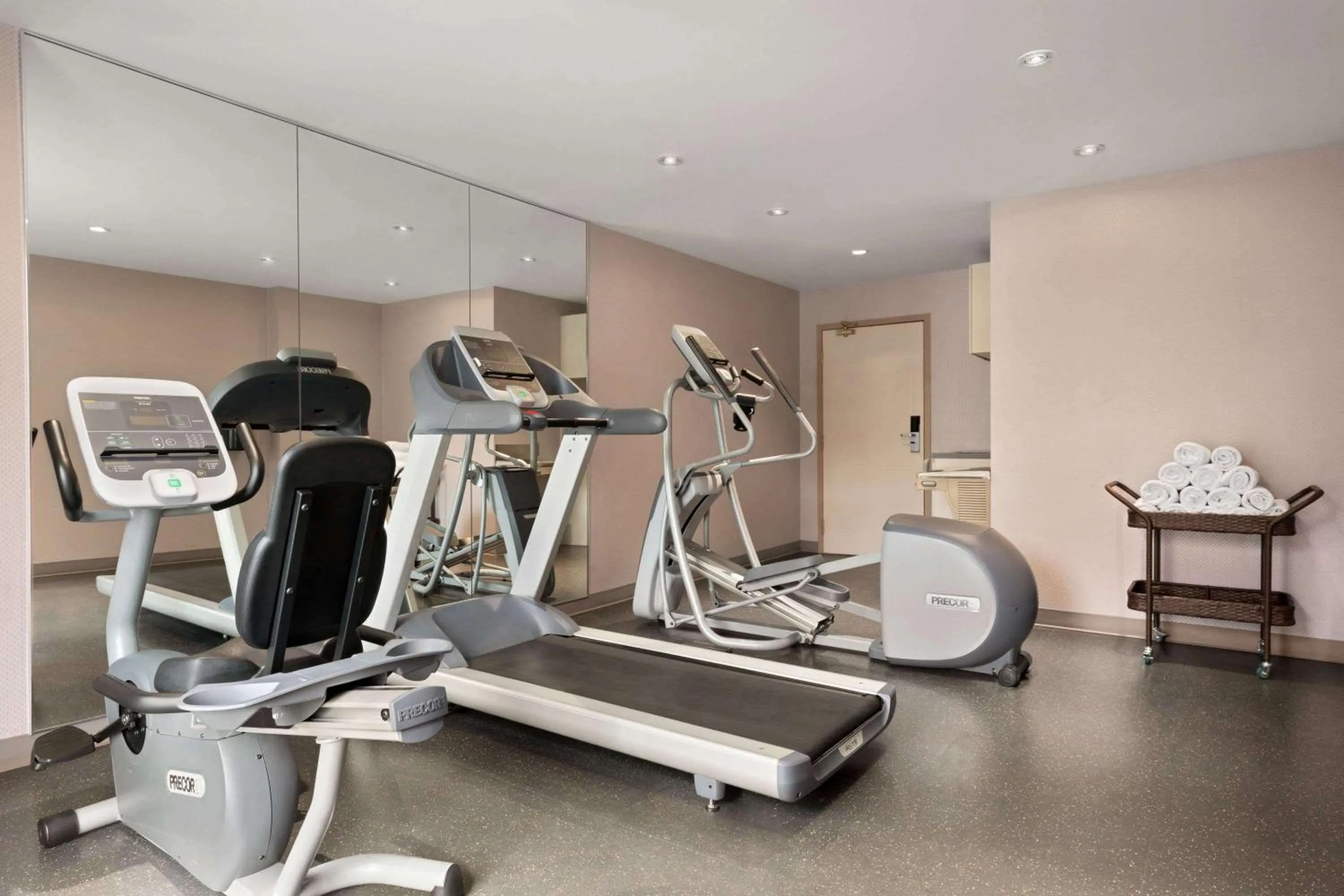 Spa and wellness centre/facilities in Travelodge by Wyndham Oshawa Whitby